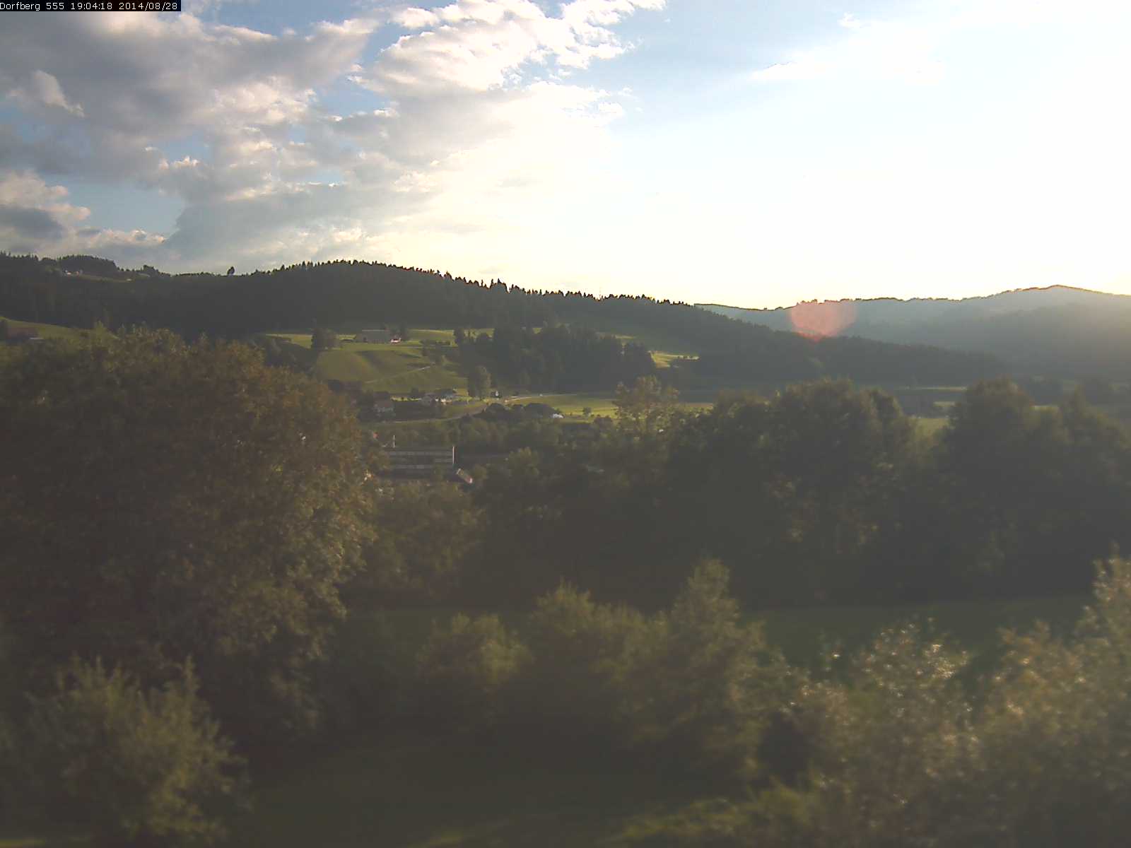 Webcam-Bild: Aussicht vom Dorfberg in Langnau 20140828-190600