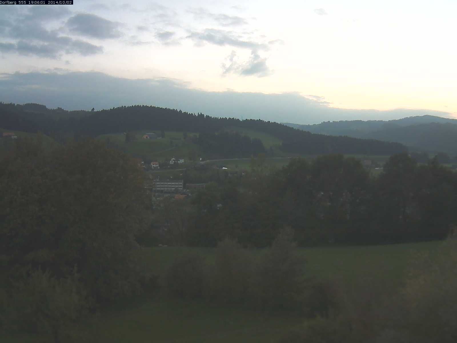 Webcam-Bild: Aussicht vom Dorfberg in Langnau 20141002-190601