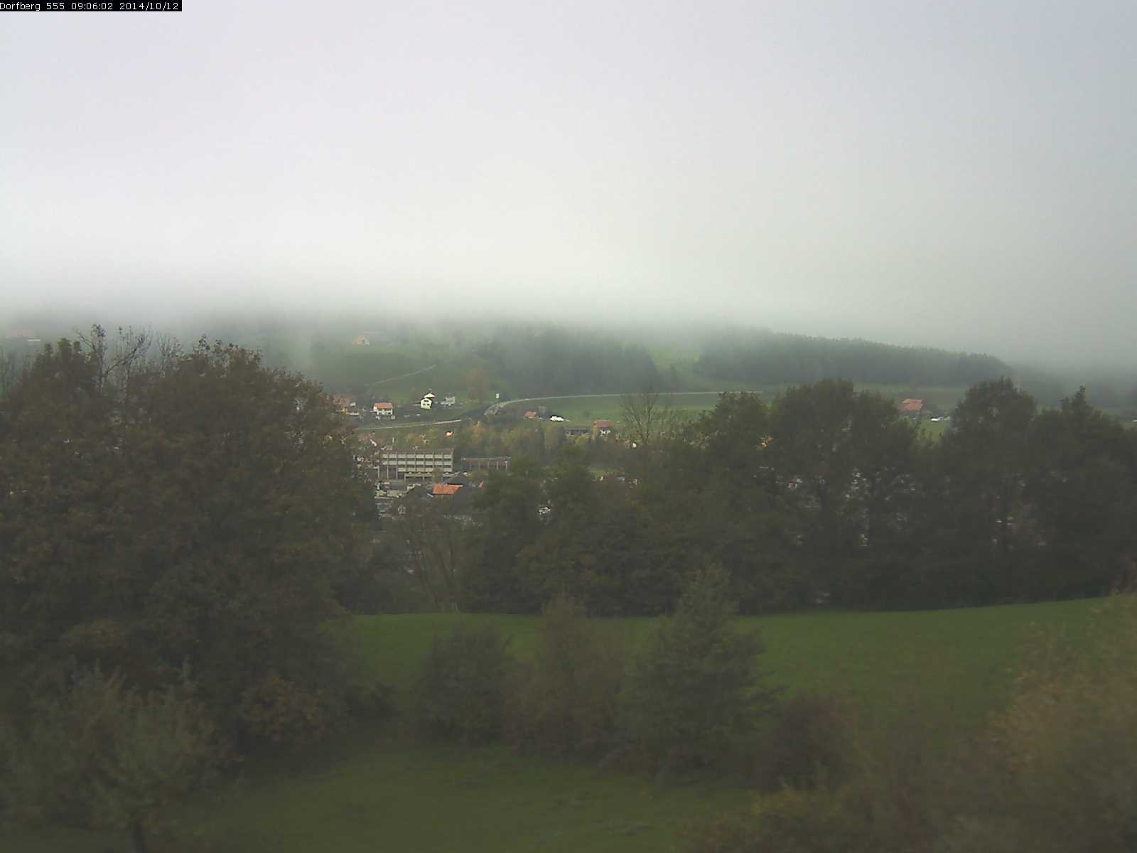 Webcam-Bild: Aussicht vom Dorfberg in Langnau 20141012-090601