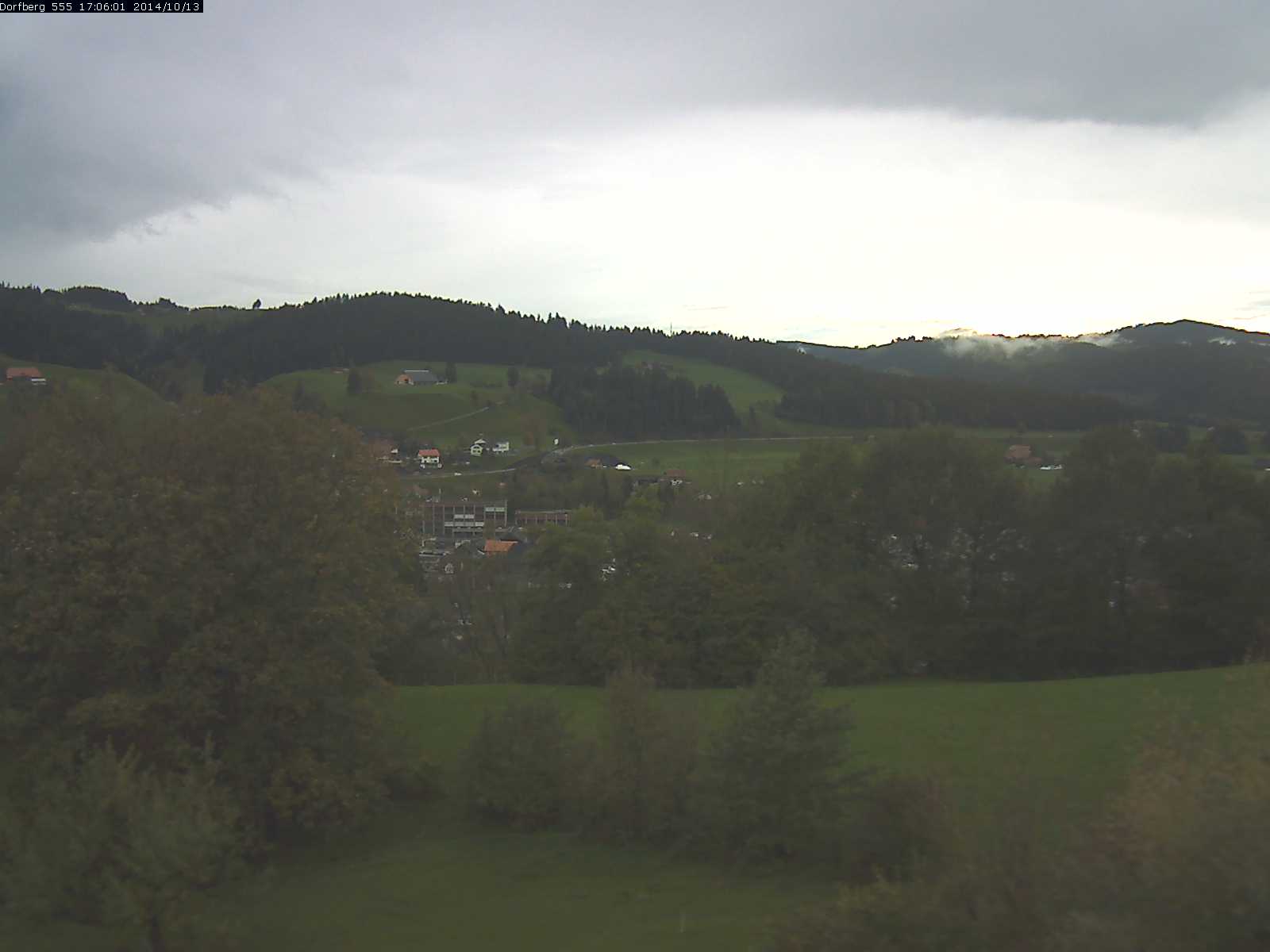 Webcam-Bild: Aussicht vom Dorfberg in Langnau 20141013-170601