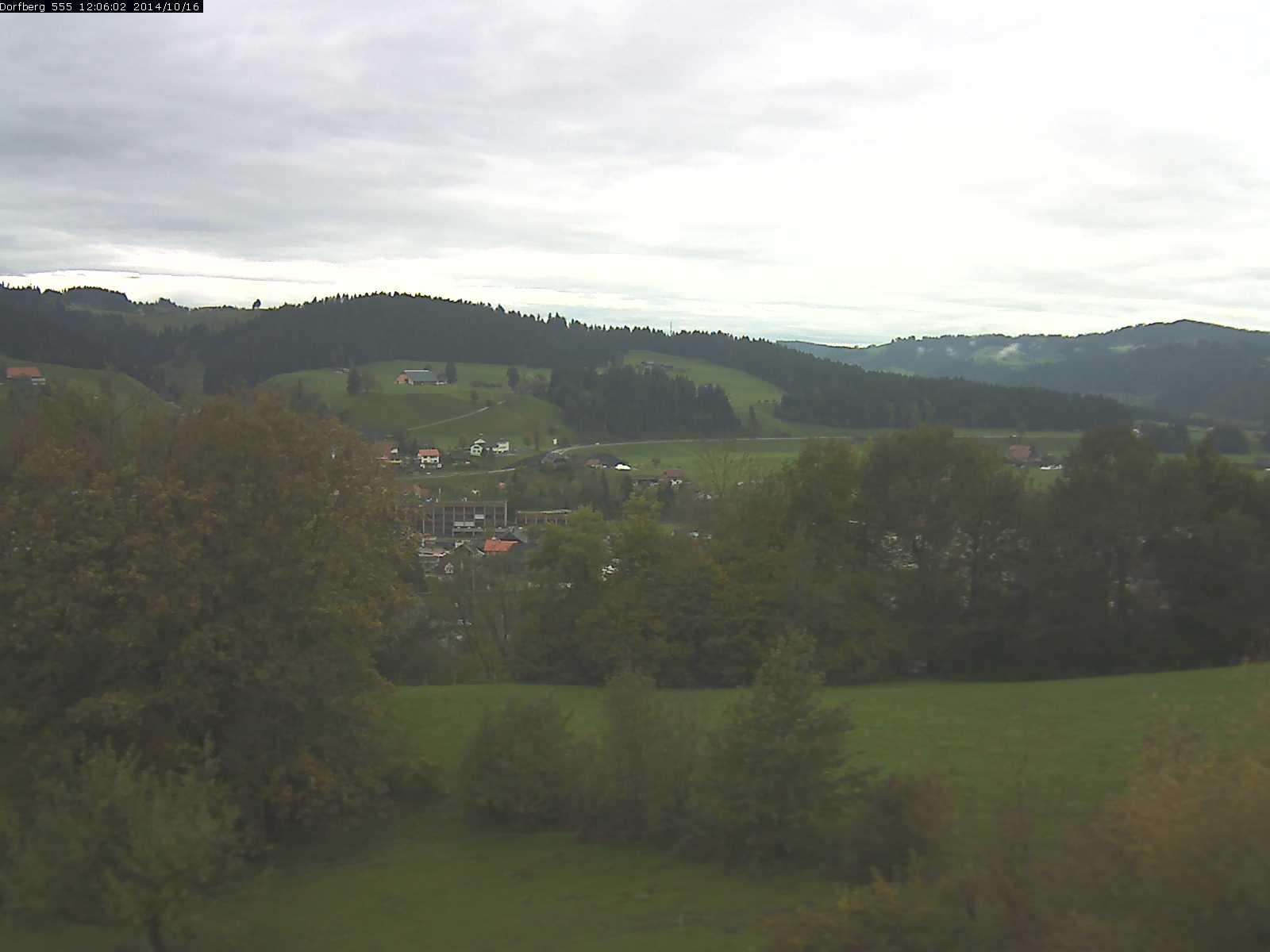 Webcam-Bild: Aussicht vom Dorfberg in Langnau 20141016-120601