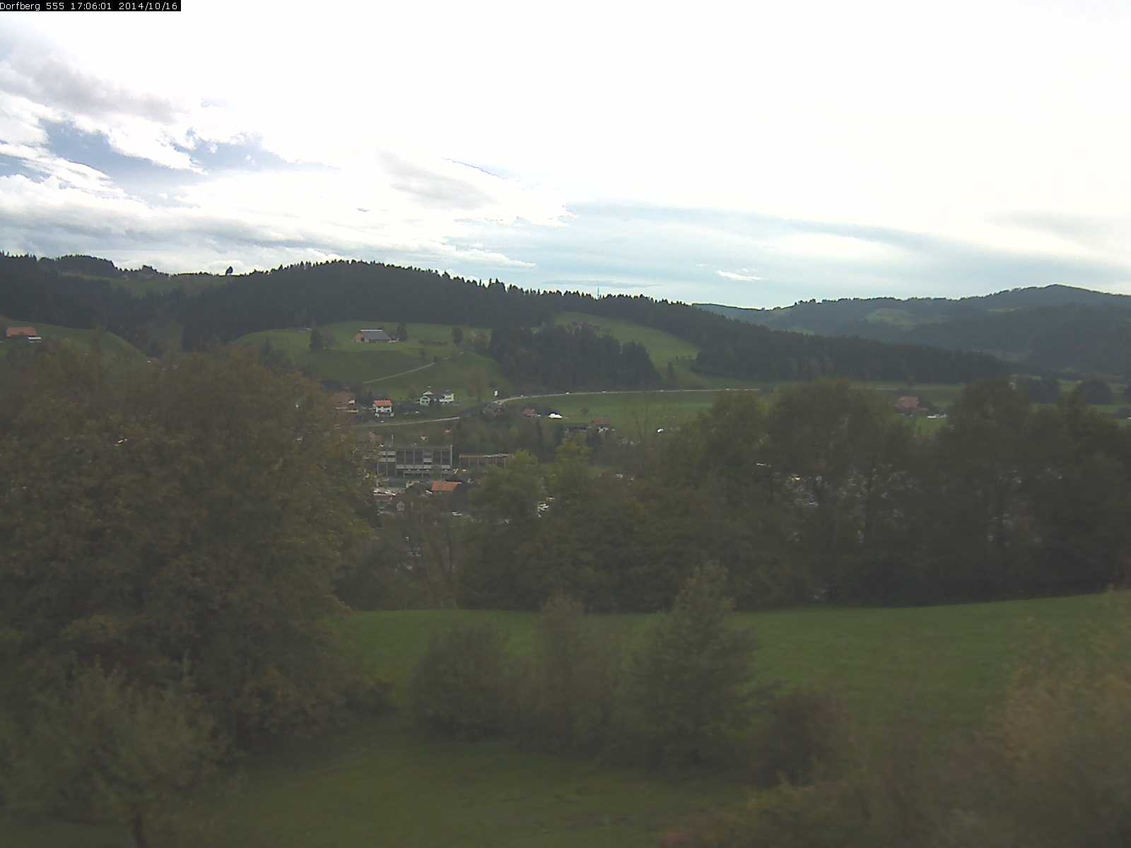 Webcam-Bild: Aussicht vom Dorfberg in Langnau 20141016-170601