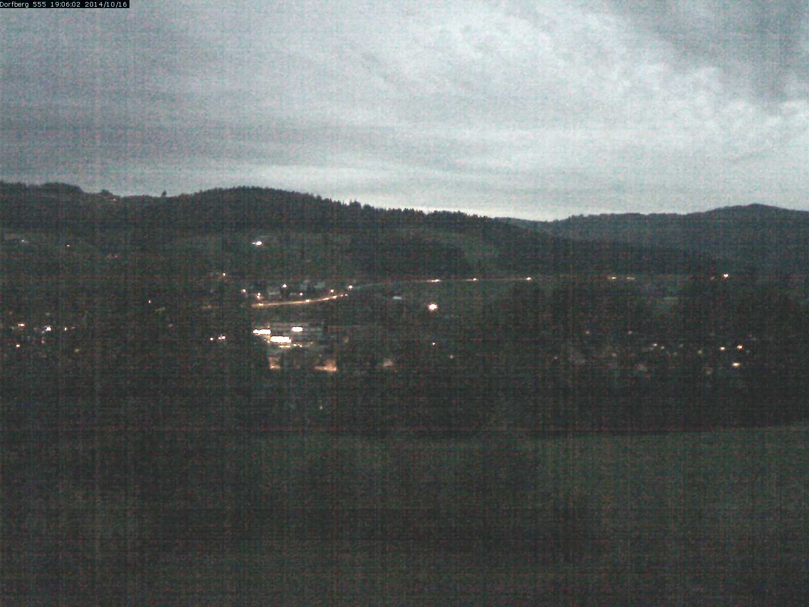 Webcam-Bild: Aussicht vom Dorfberg in Langnau 20141016-190601