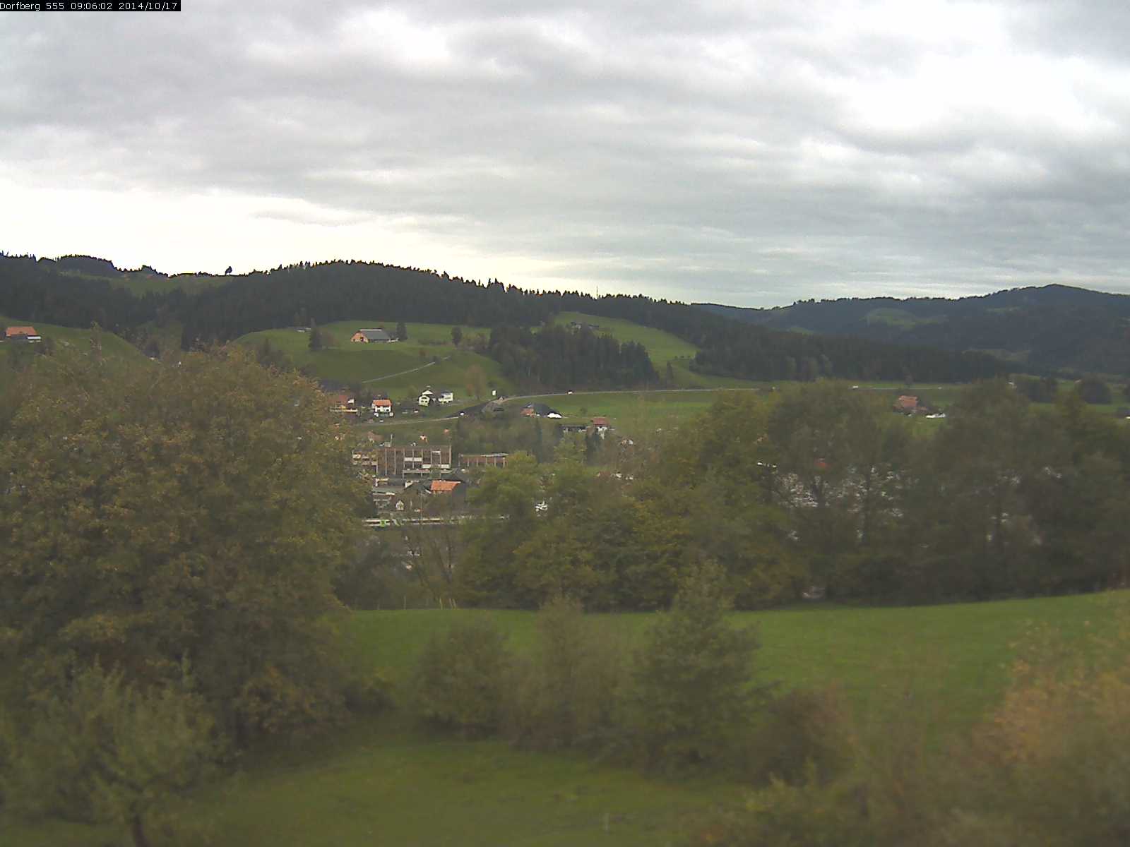 Webcam-Bild: Aussicht vom Dorfberg in Langnau 20141017-090601