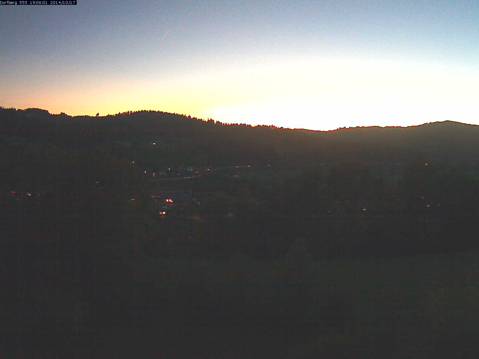 Webcam-Bild: Aussicht vom Dorfberg in Langnau 20141017-190601