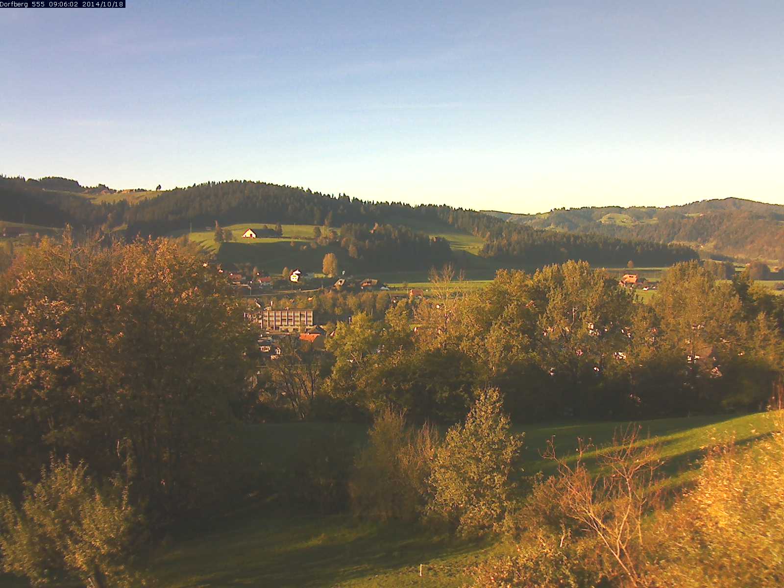 Webcam-Bild: Aussicht vom Dorfberg in Langnau 20141018-090601