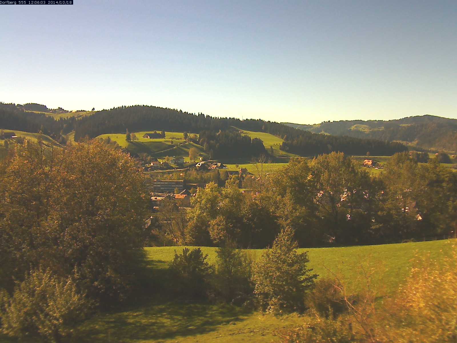 Webcam-Bild: Aussicht vom Dorfberg in Langnau 20141018-120601