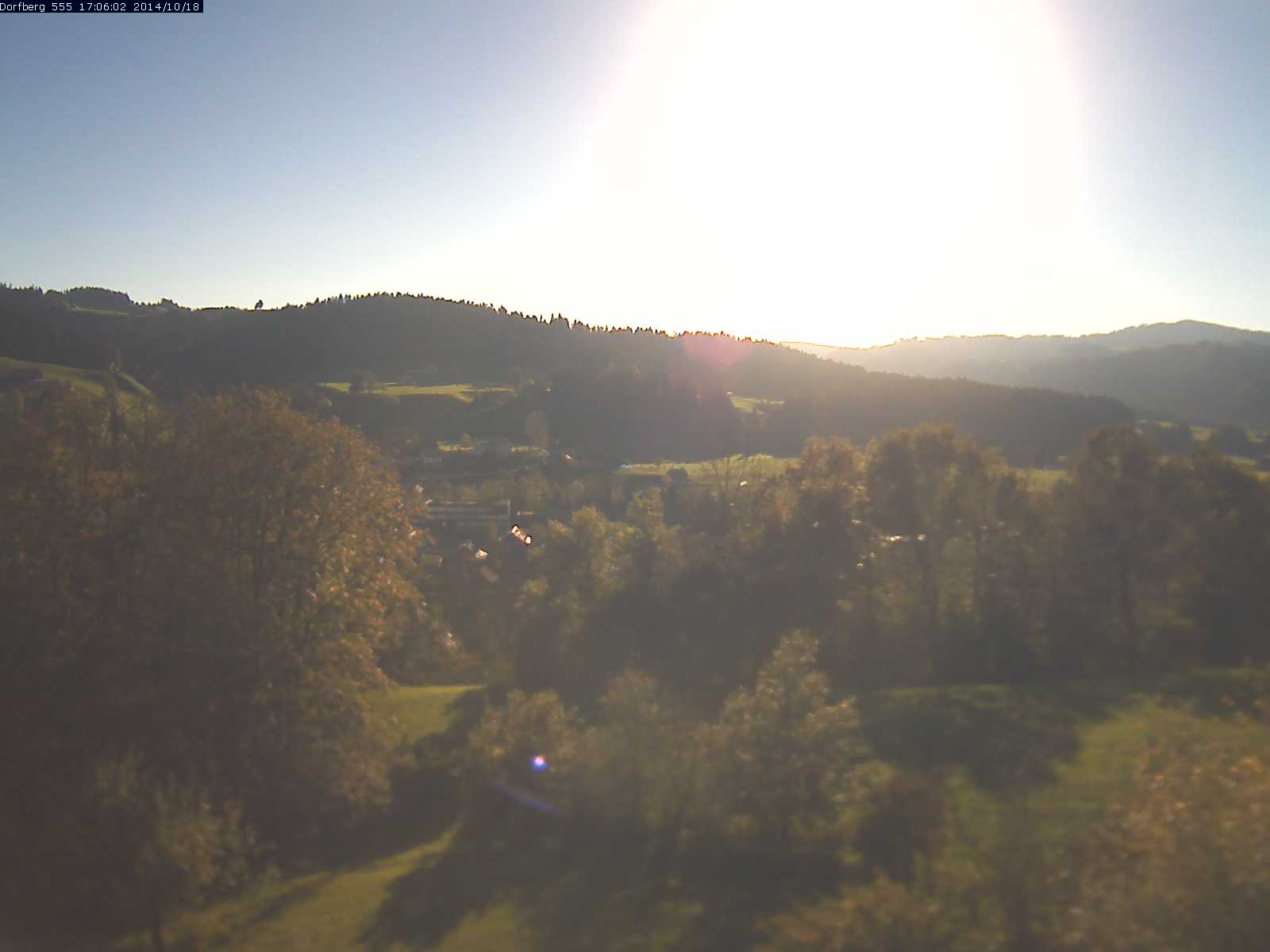 Webcam-Bild: Aussicht vom Dorfberg in Langnau 20141018-170601
