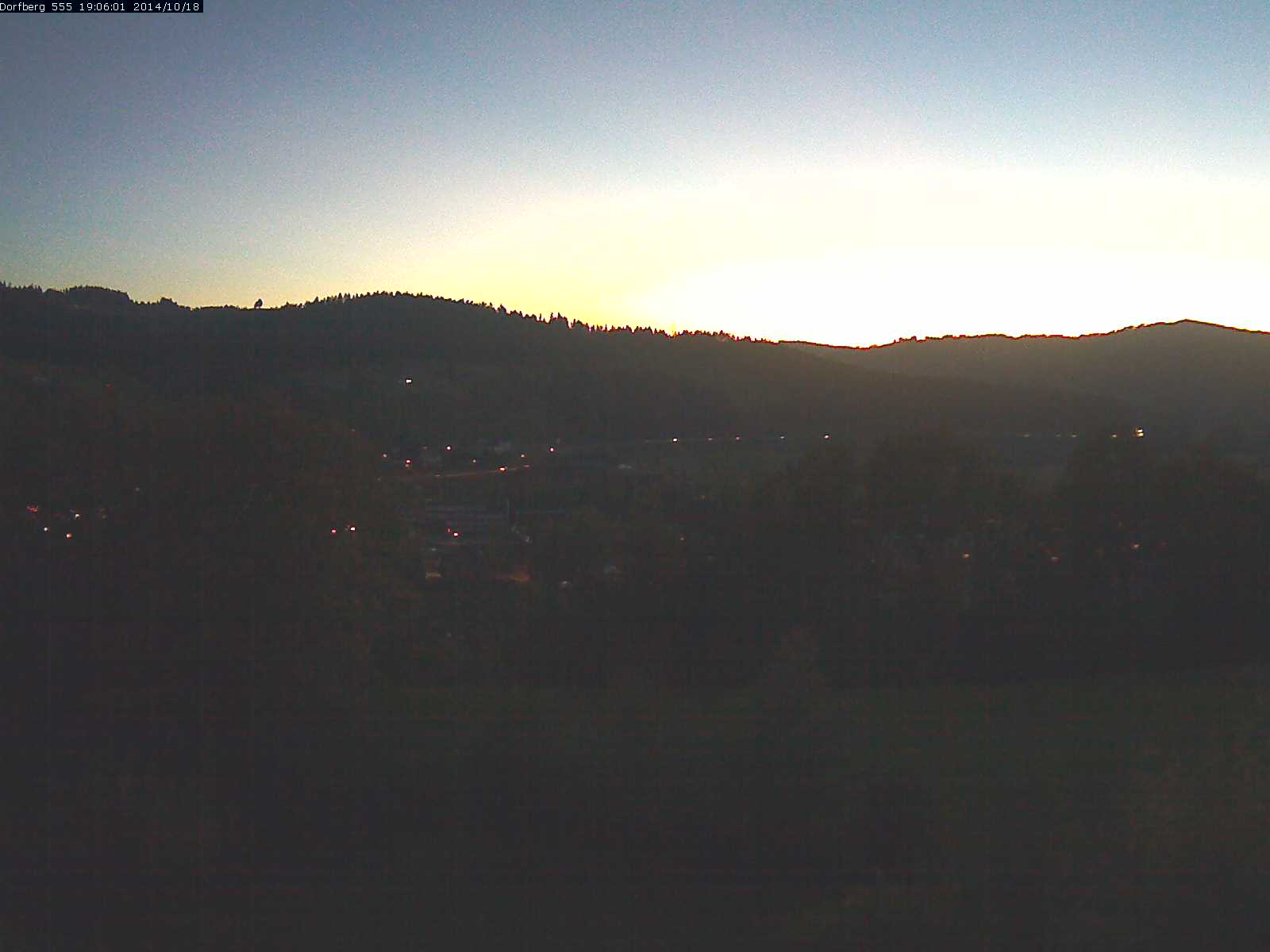 Webcam-Bild: Aussicht vom Dorfberg in Langnau 20141018-190601