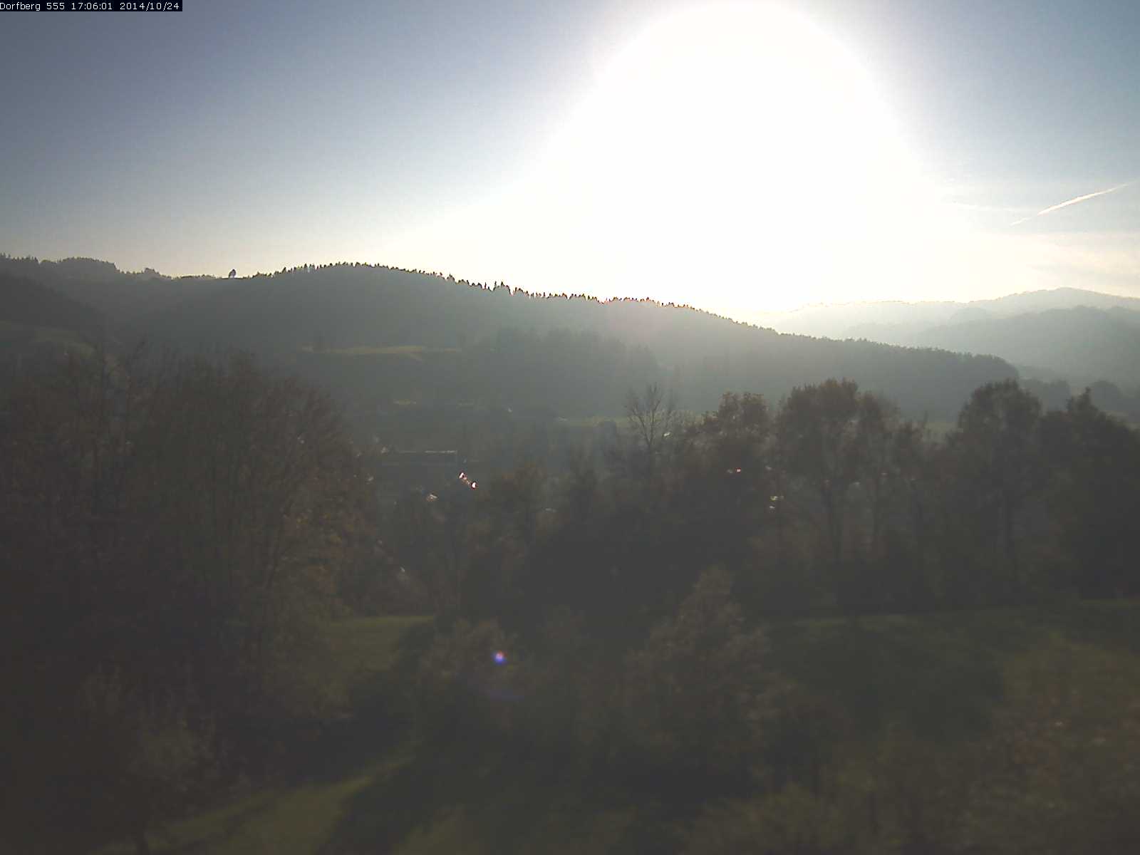 Webcam-Bild: Aussicht vom Dorfberg in Langnau 20141024-170601