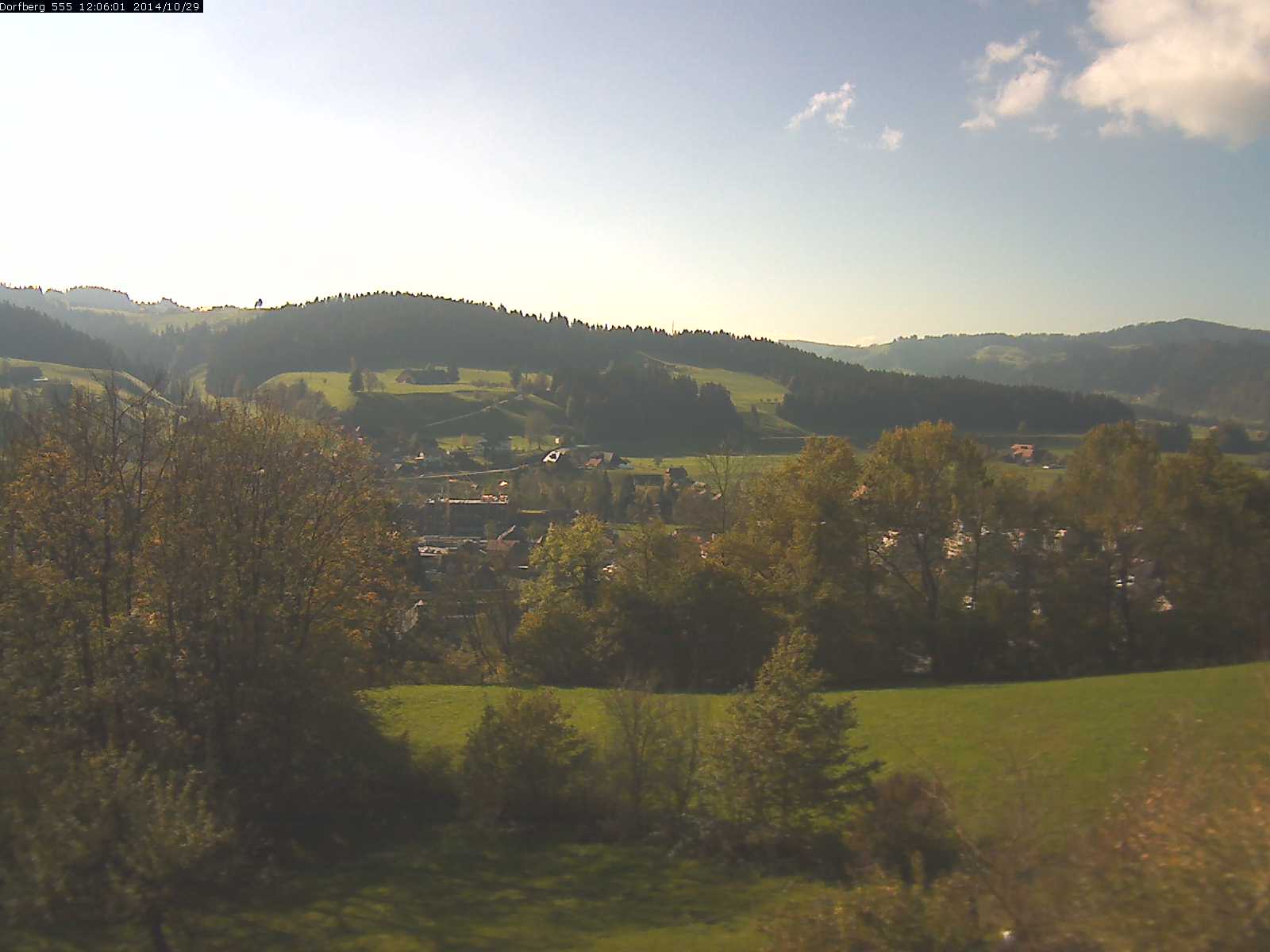 Webcam-Bild: Aussicht vom Dorfberg in Langnau 20141029-120601