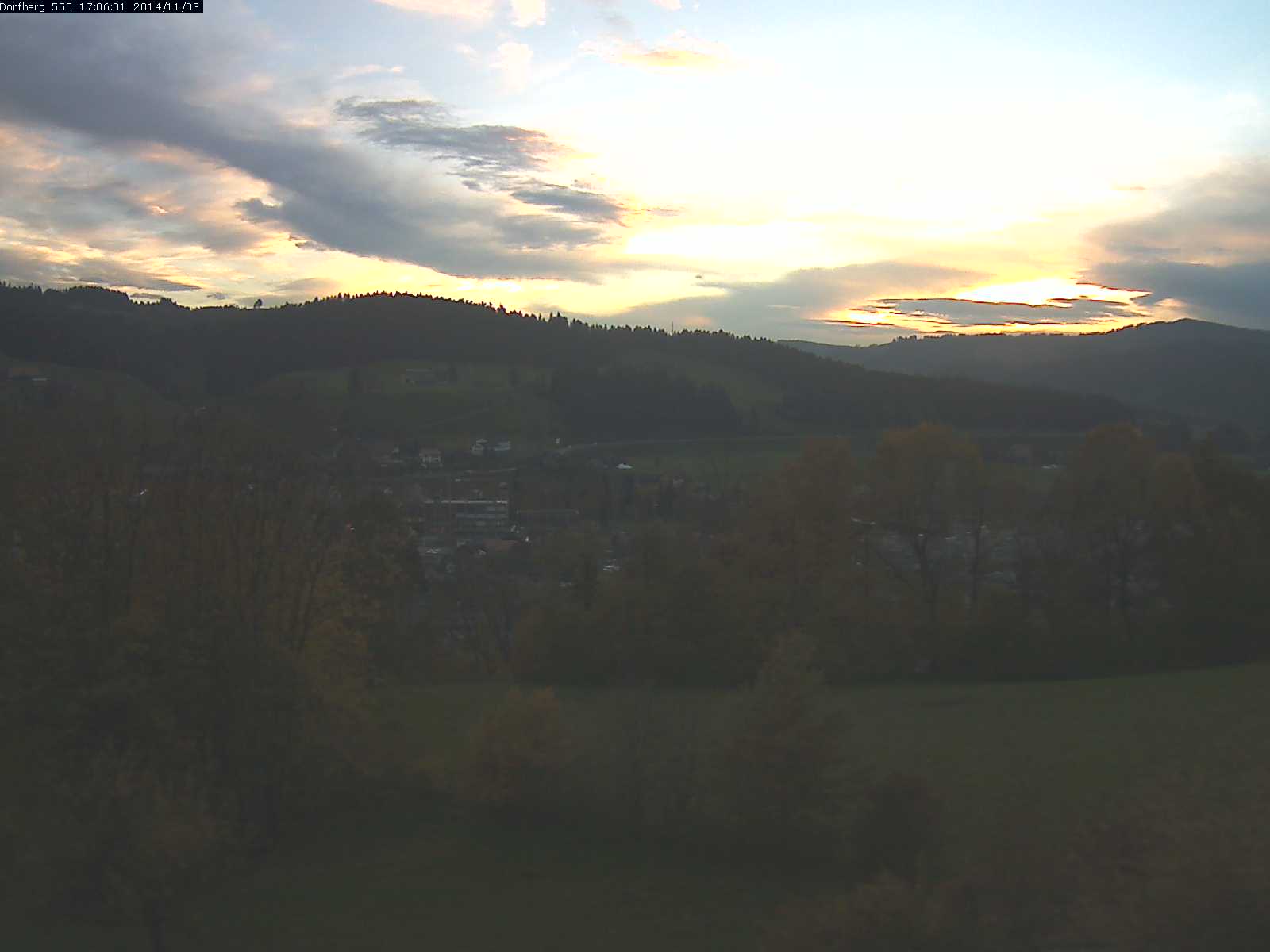 Webcam-Bild: Aussicht vom Dorfberg in Langnau 20141103-170601