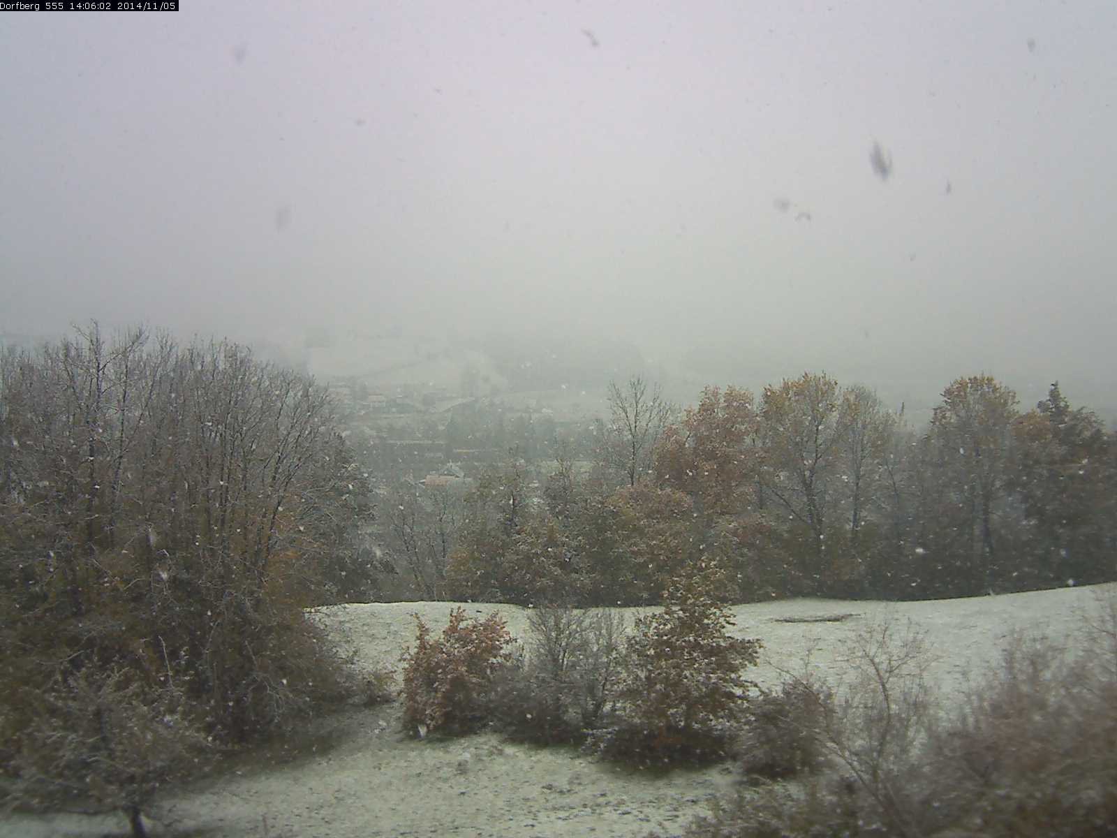 Webcam-Bild: Aussicht vom Dorfberg in Langnau 20141105-140601