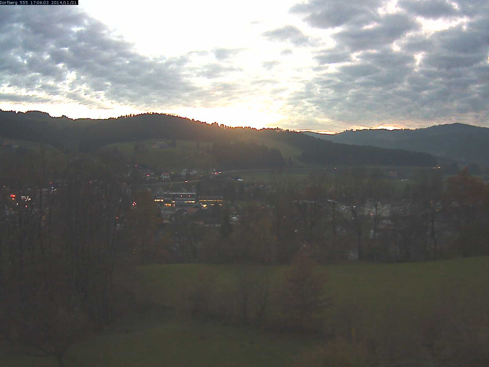 Webcam-Bild: Aussicht vom Dorfberg in Langnau 20141121-170601