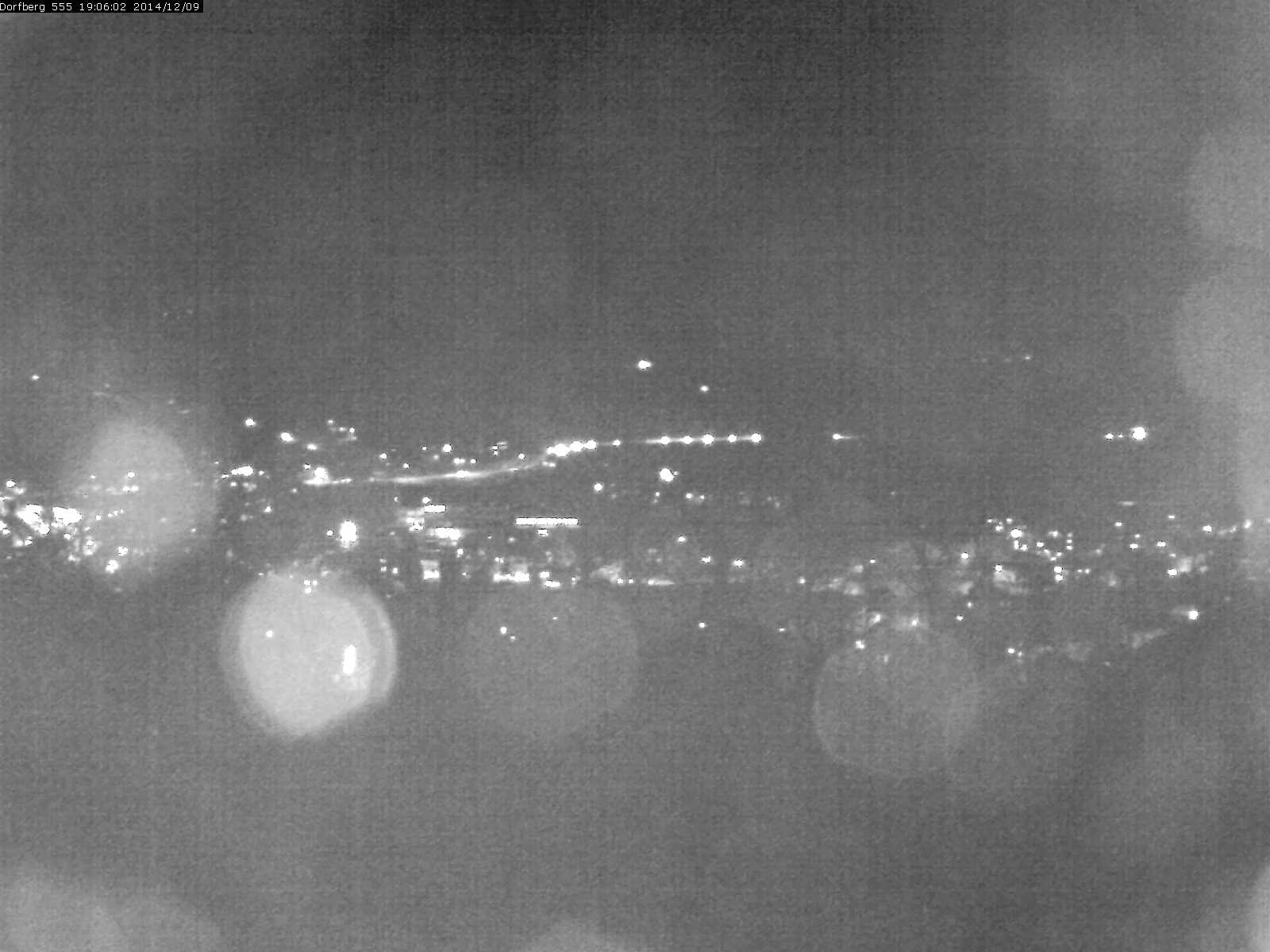Webcam-Bild: Aussicht vom Dorfberg in Langnau 20141209-190601