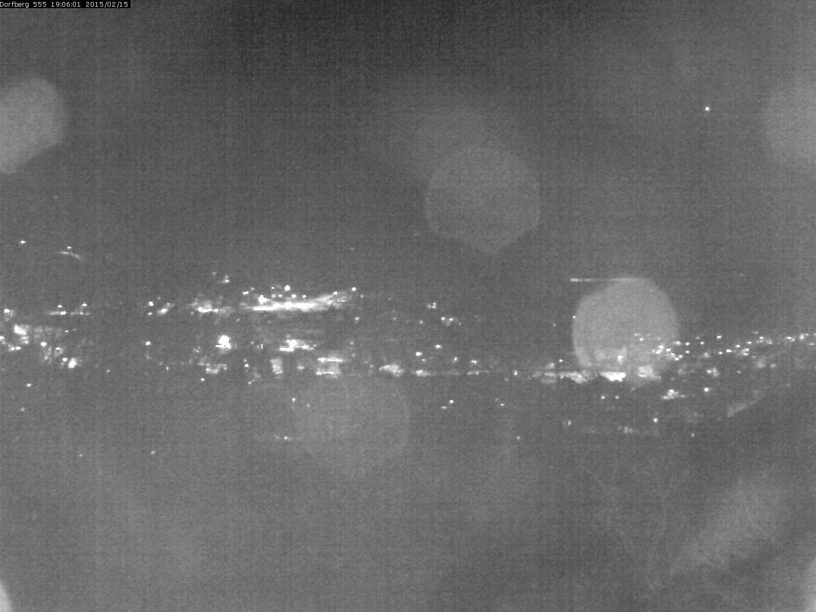 Webcam-Bild: Aussicht vom Dorfberg in Langnau 20150215-190601