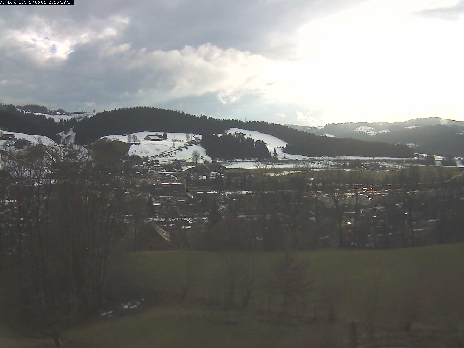 Webcam-Bild: Aussicht vom Dorfberg in Langnau 20150304-170601