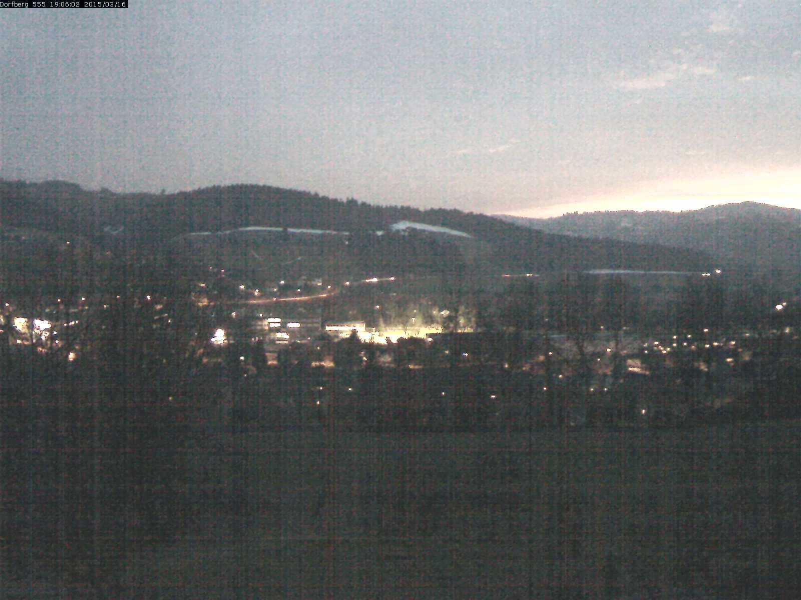 Webcam-Bild: Aussicht vom Dorfberg in Langnau 20150316-190601