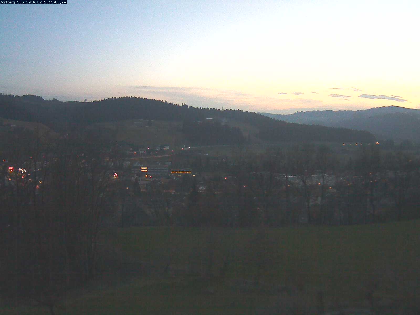 Webcam-Bild: Aussicht vom Dorfberg in Langnau 20150324-190601