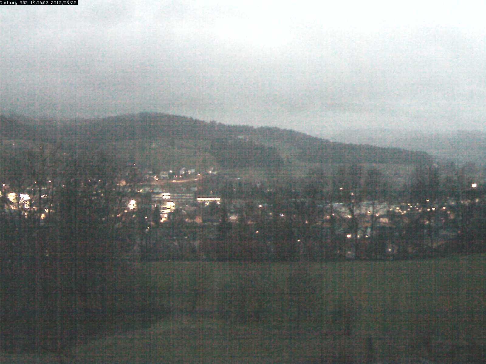Webcam-Bild: Aussicht vom Dorfberg in Langnau 20150325-190601