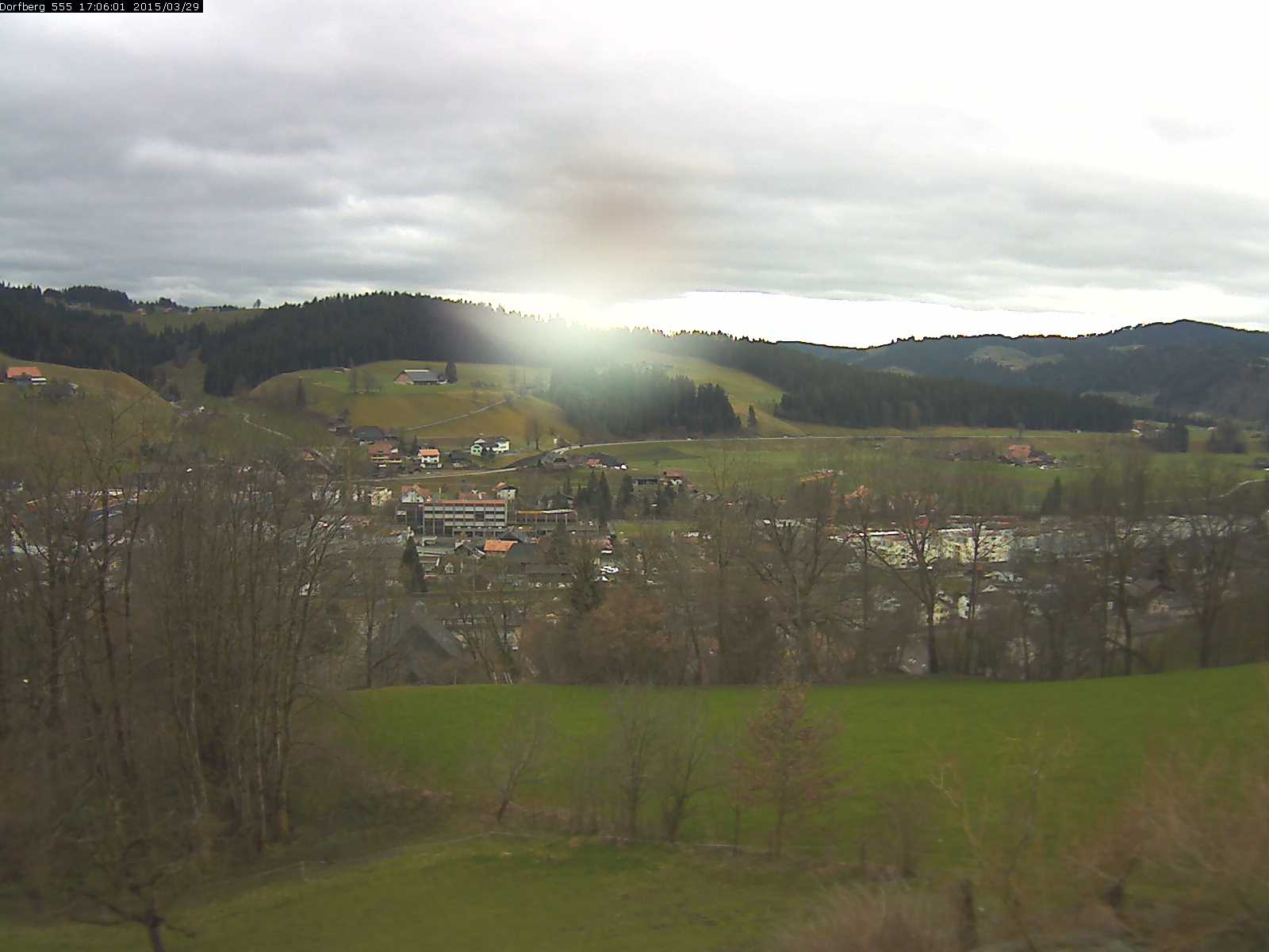 Webcam-Bild: Aussicht vom Dorfberg in Langnau 20150329-170601