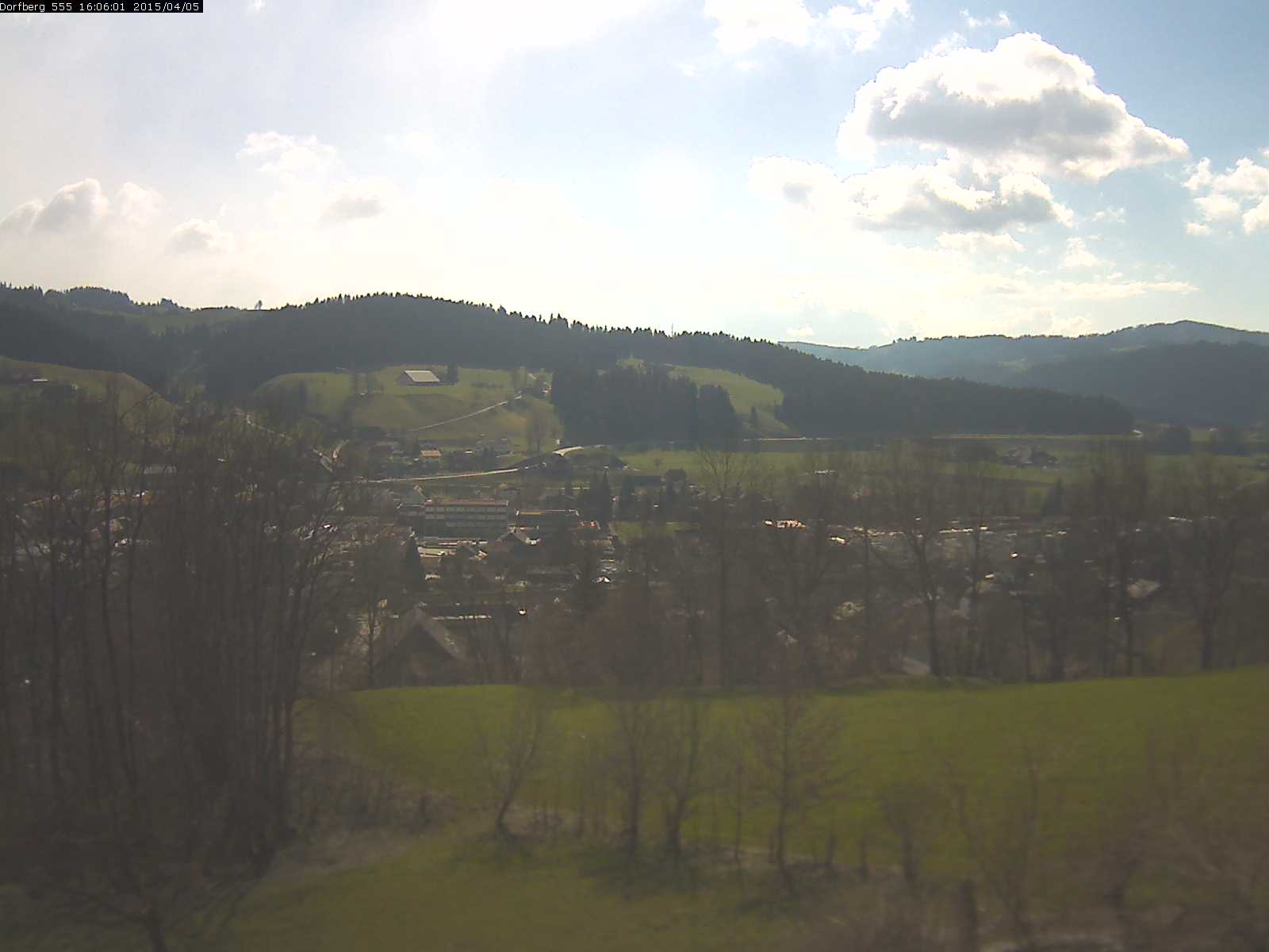 Webcam-Bild: Aussicht vom Dorfberg in Langnau 20150405-160601