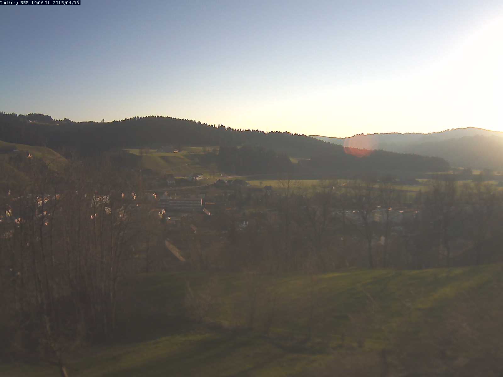 Webcam-Bild: Aussicht vom Dorfberg in Langnau 20150408-190601