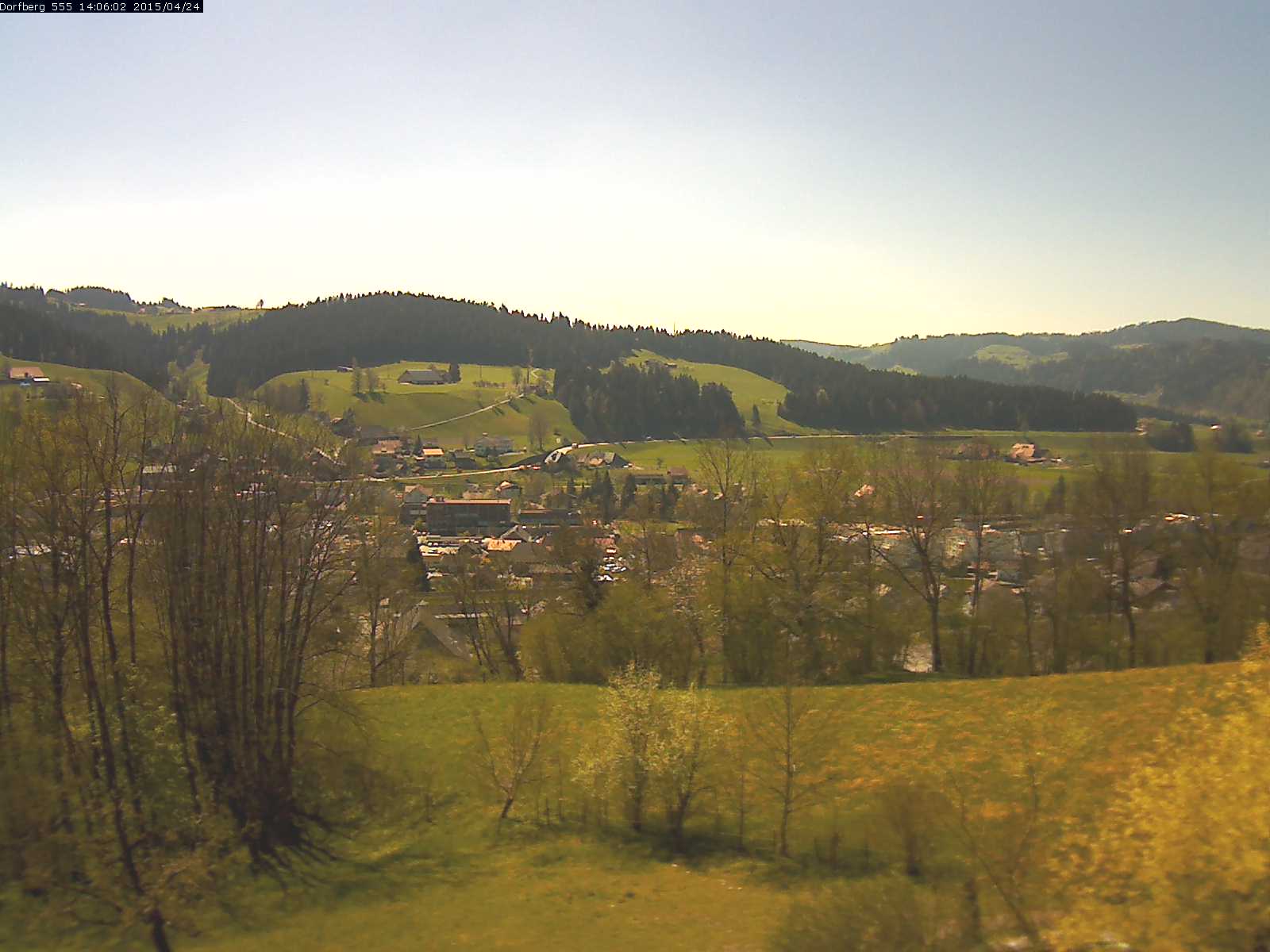 Webcam-Bild: Aussicht vom Dorfberg in Langnau 20150424-140601
