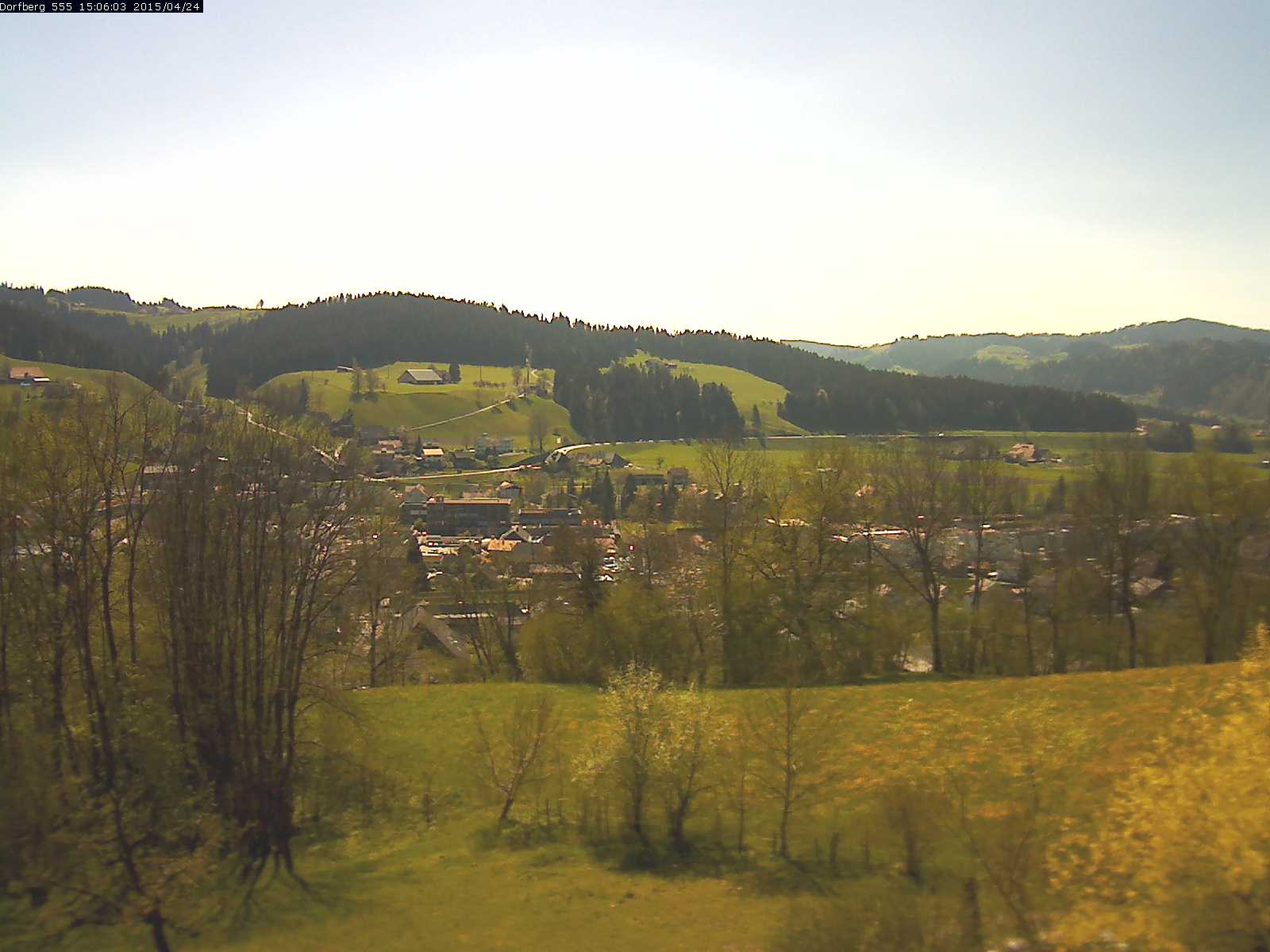 Webcam-Bild: Aussicht vom Dorfberg in Langnau 20150424-150601