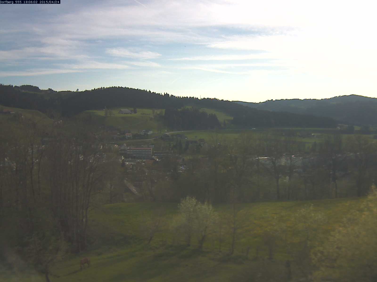 Webcam-Bild: Aussicht vom Dorfberg in Langnau 20150424-180601