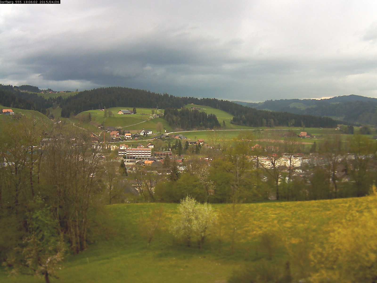 Webcam-Bild: Aussicht vom Dorfberg in Langnau 20150426-180601