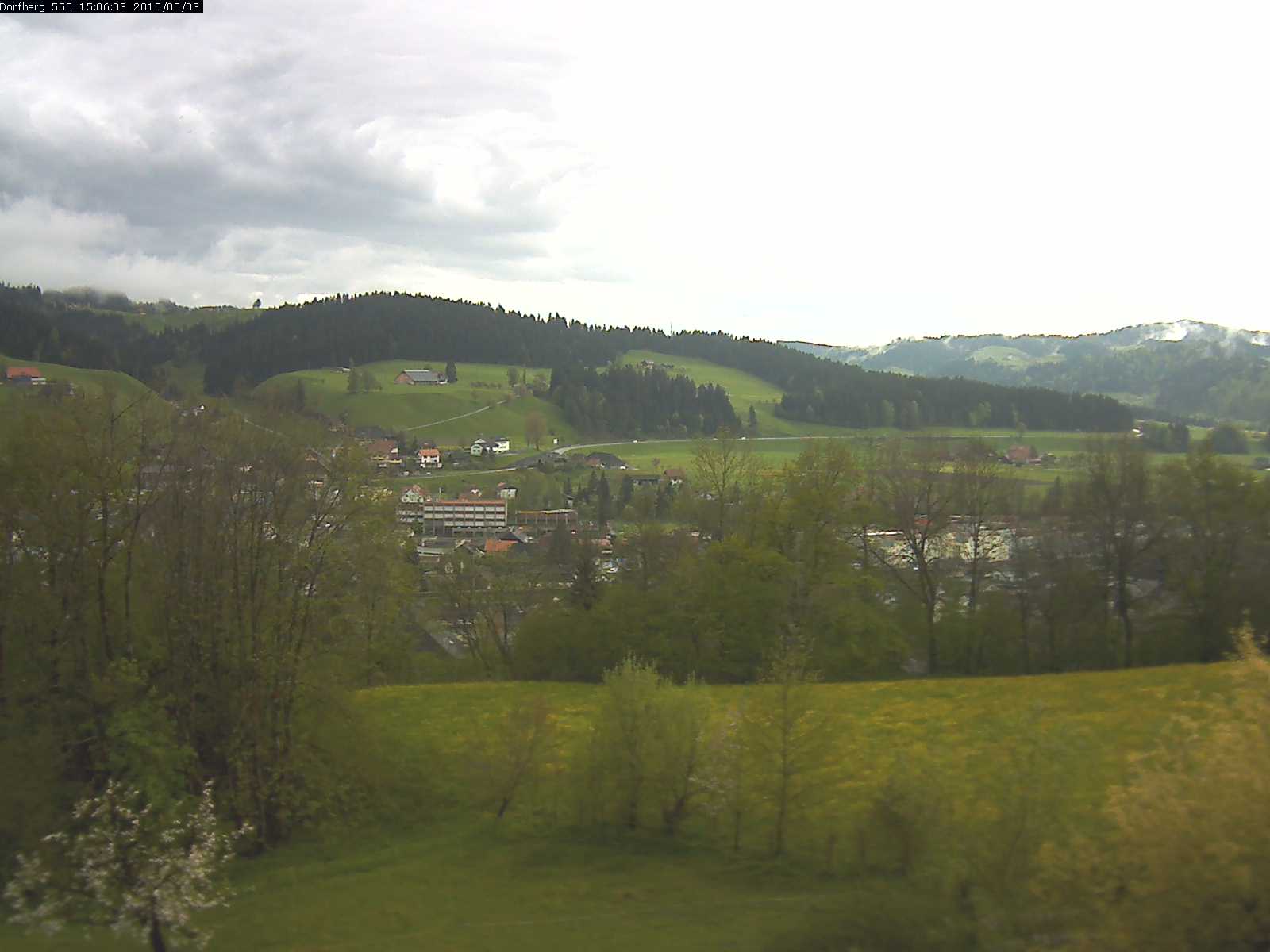 Webcam-Bild: Aussicht vom Dorfberg in Langnau 20150503-150601