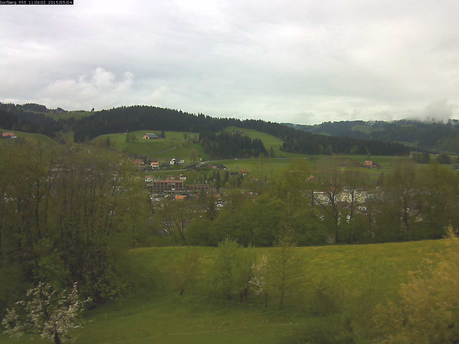 Webcam-Bild: Aussicht vom Dorfberg in Langnau 20150504-110601