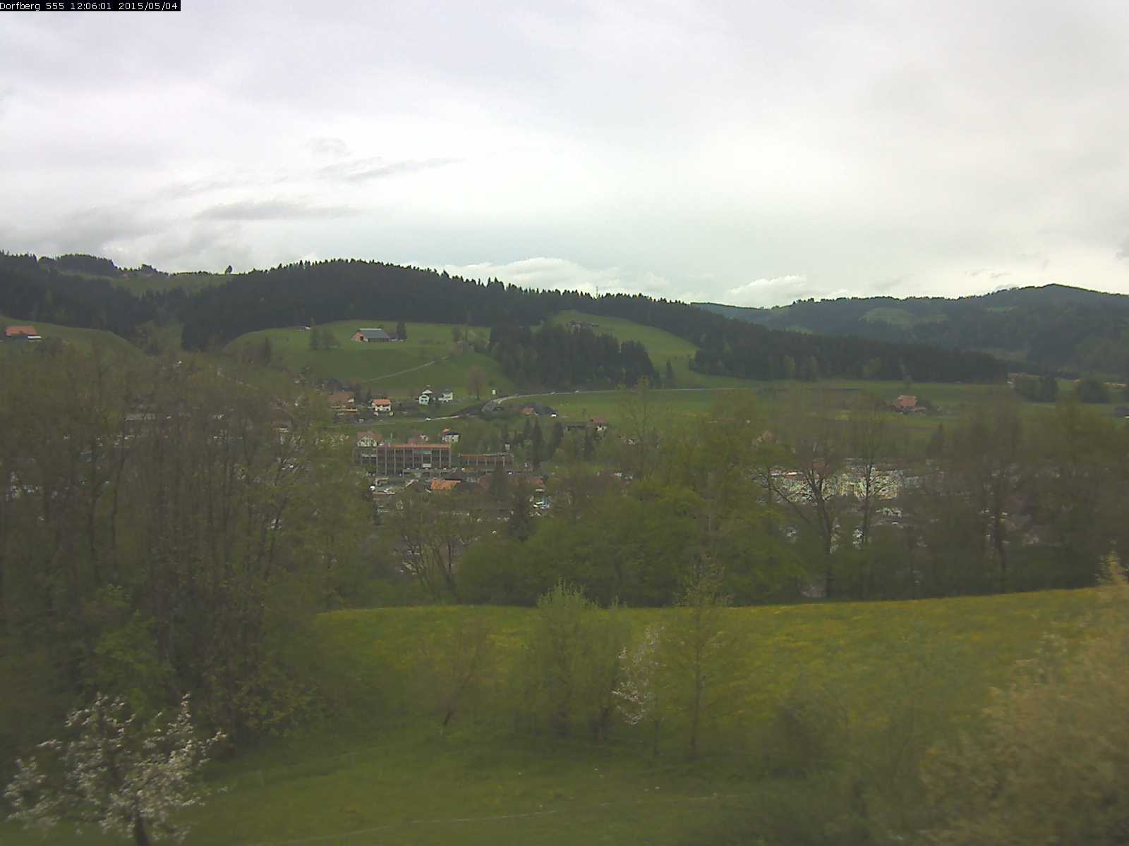 Webcam-Bild: Aussicht vom Dorfberg in Langnau 20150504-120601
