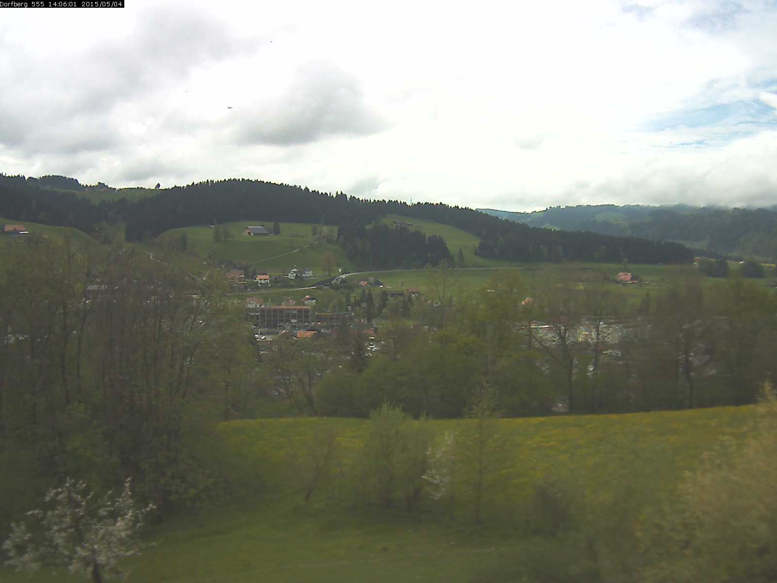 Webcam-Bild: Aussicht vom Dorfberg in Langnau 20150504-140601