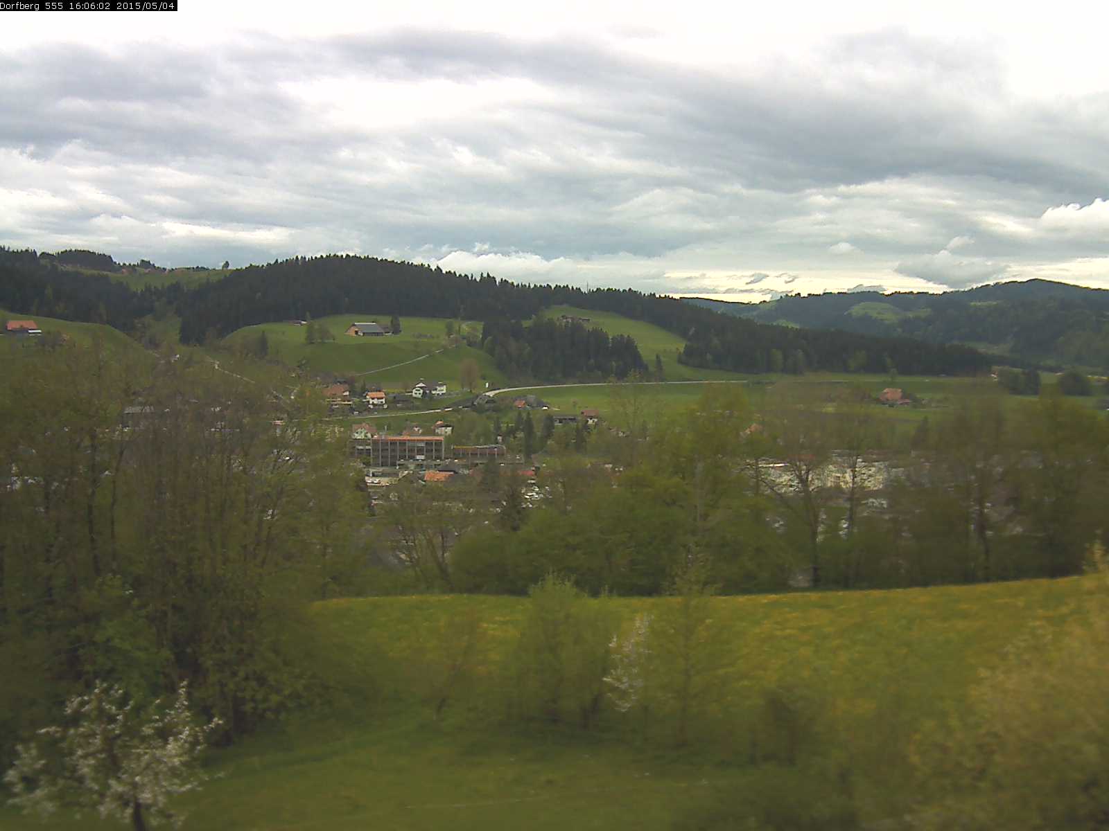 Webcam-Bild: Aussicht vom Dorfberg in Langnau 20150504-160601