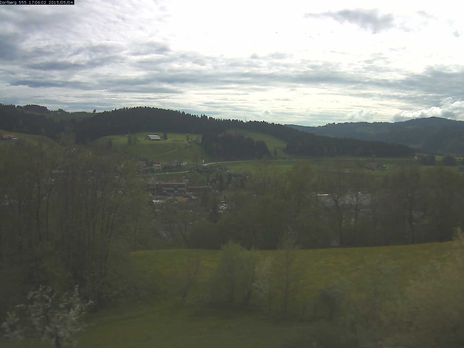Webcam-Bild: Aussicht vom Dorfberg in Langnau 20150504-170601