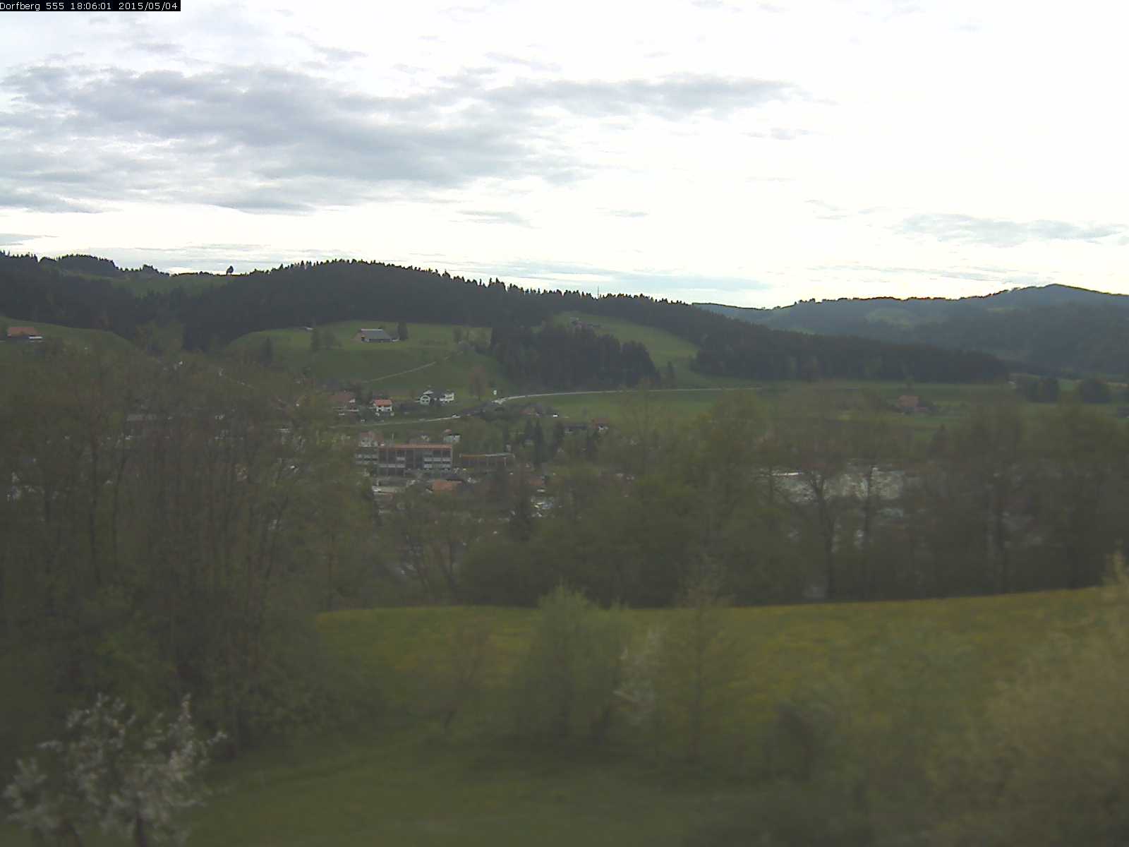 Webcam-Bild: Aussicht vom Dorfberg in Langnau 20150504-180601