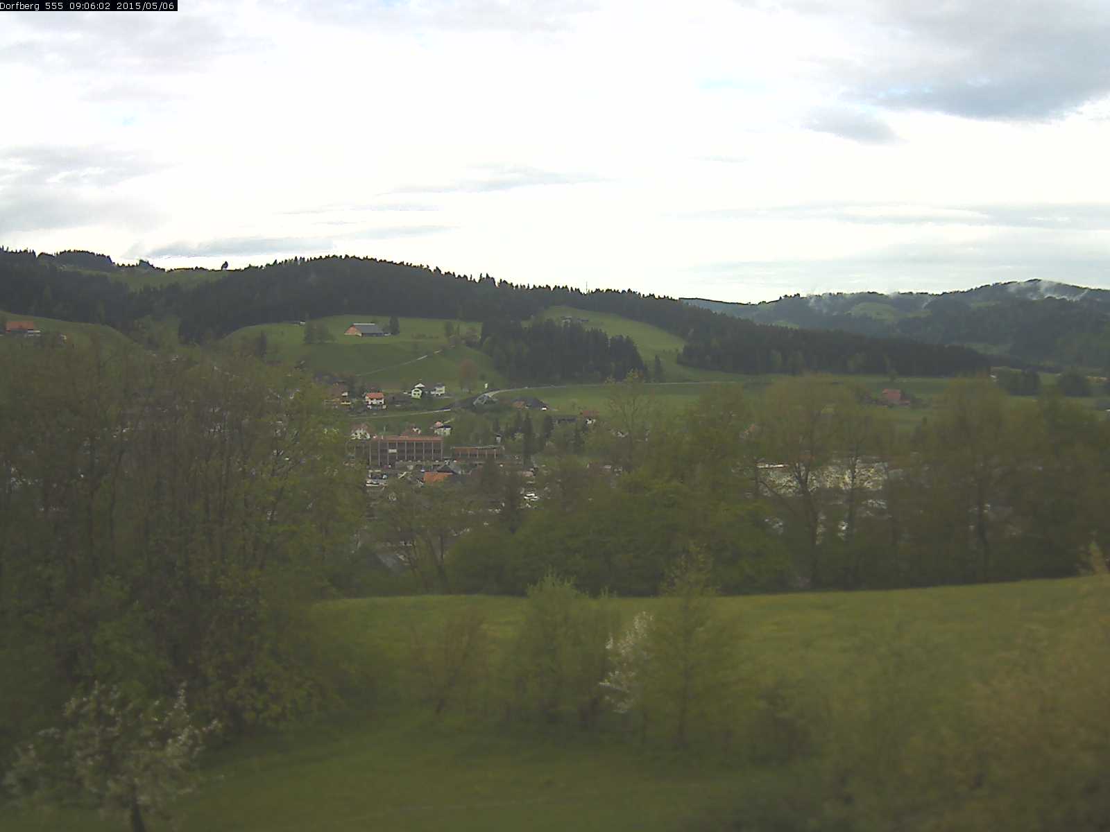 Webcam-Bild: Aussicht vom Dorfberg in Langnau 20150506-090601