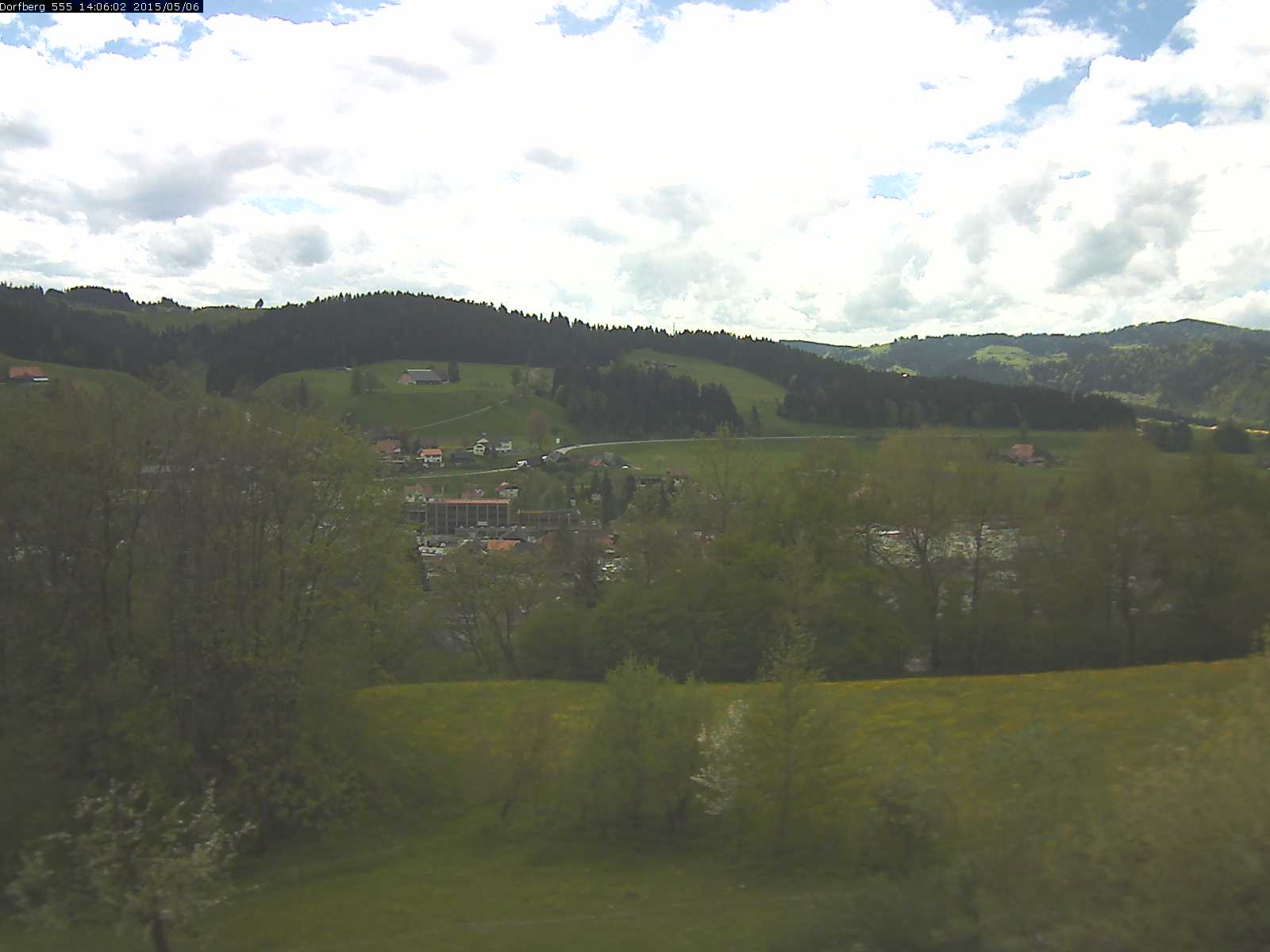 Webcam-Bild: Aussicht vom Dorfberg in Langnau 20150506-140602