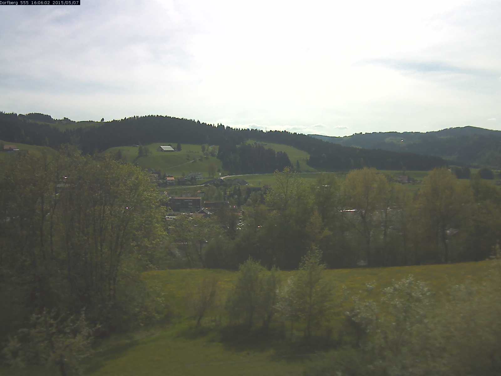 Webcam-Bild: Aussicht vom Dorfberg in Langnau 20150507-160601