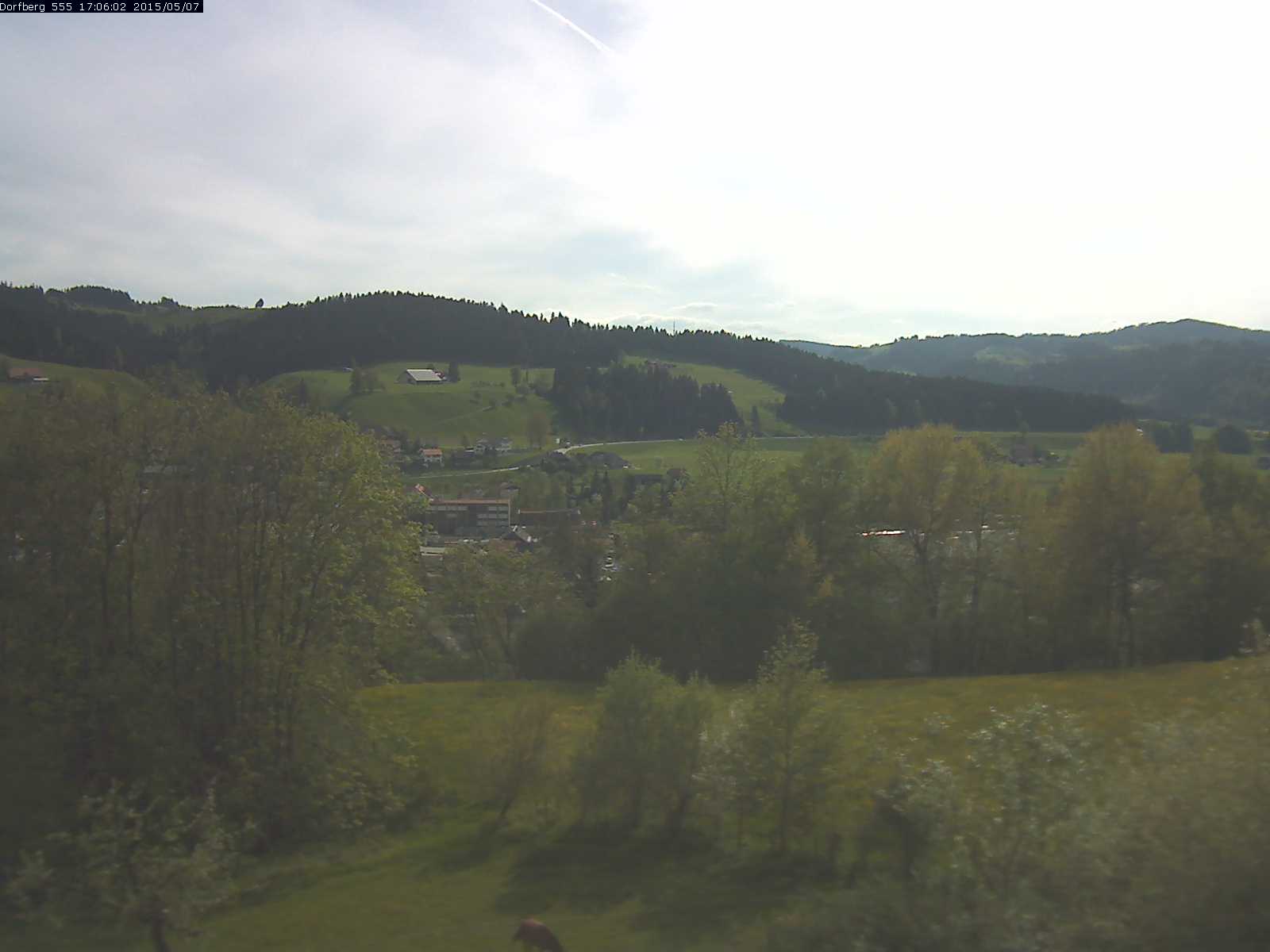 Webcam-Bild: Aussicht vom Dorfberg in Langnau 20150507-170601