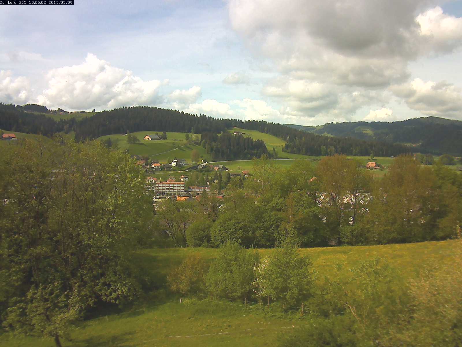 Webcam-Bild: Aussicht vom Dorfberg in Langnau 20150509-100601