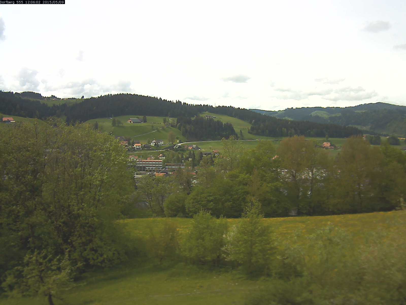 Webcam-Bild: Aussicht vom Dorfberg in Langnau 20150509-120601