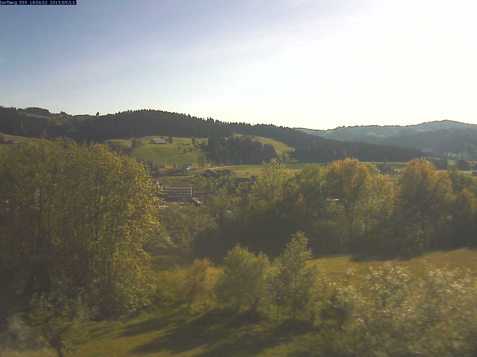 Webcam-Bild: Aussicht vom Dorfberg in Langnau 20150510-180601
