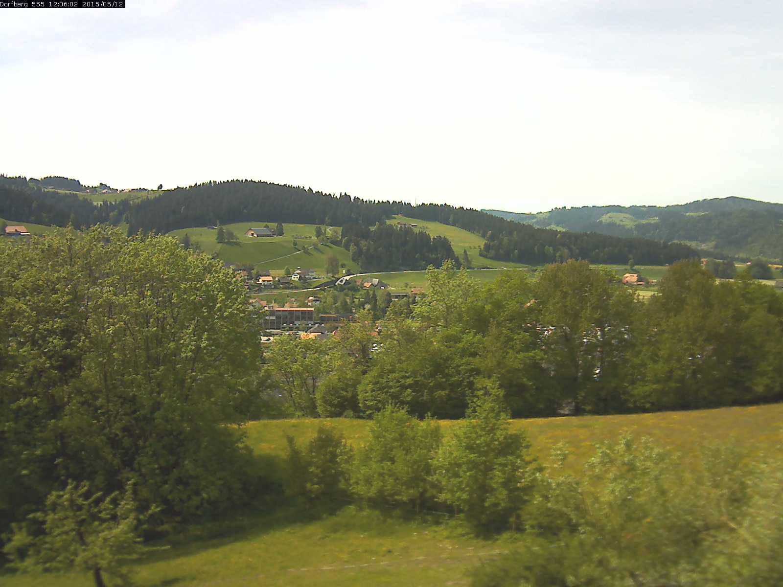 Webcam-Bild: Aussicht vom Dorfberg in Langnau 20150512-120601
