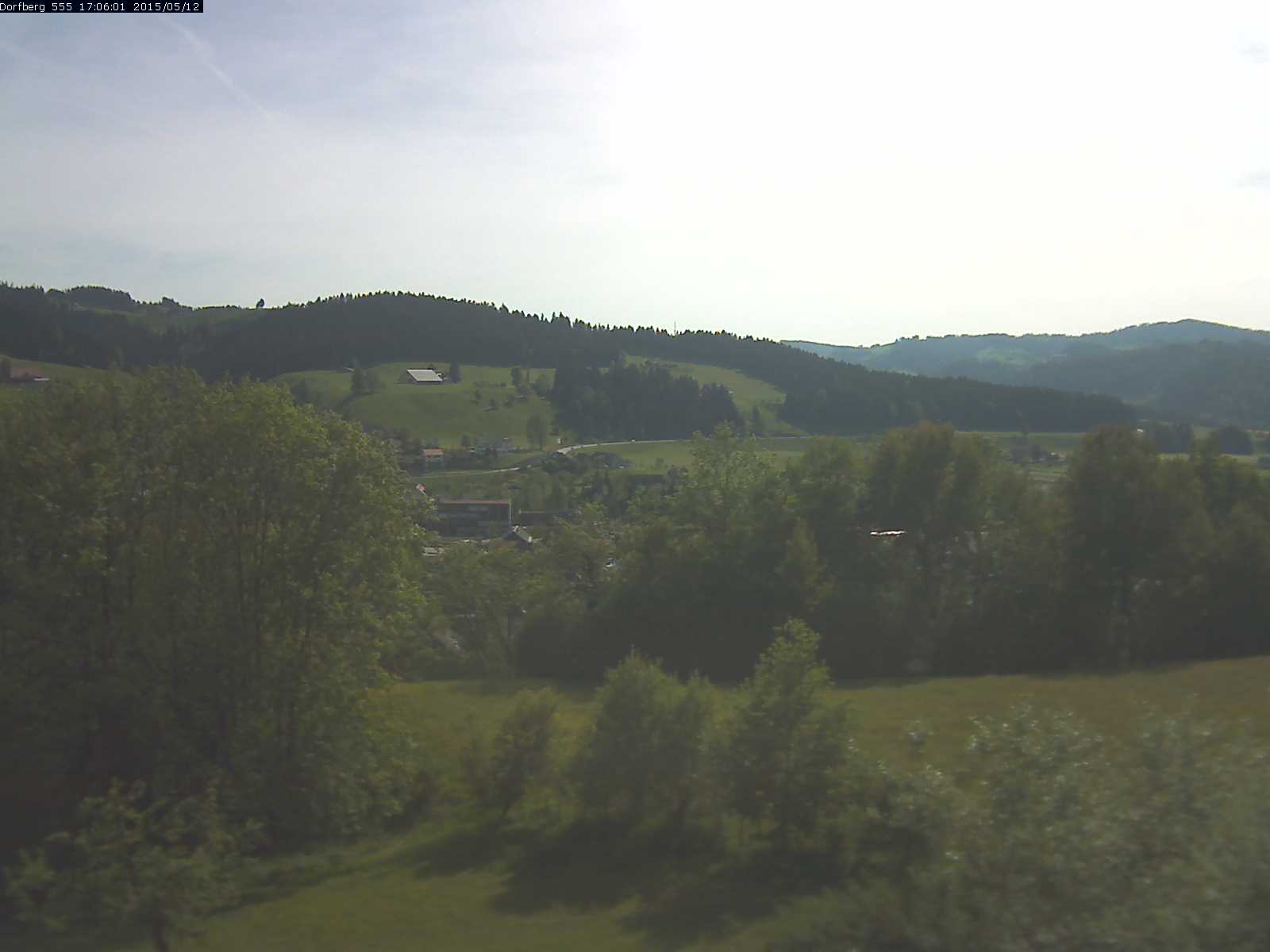 Webcam-Bild: Aussicht vom Dorfberg in Langnau 20150512-170601