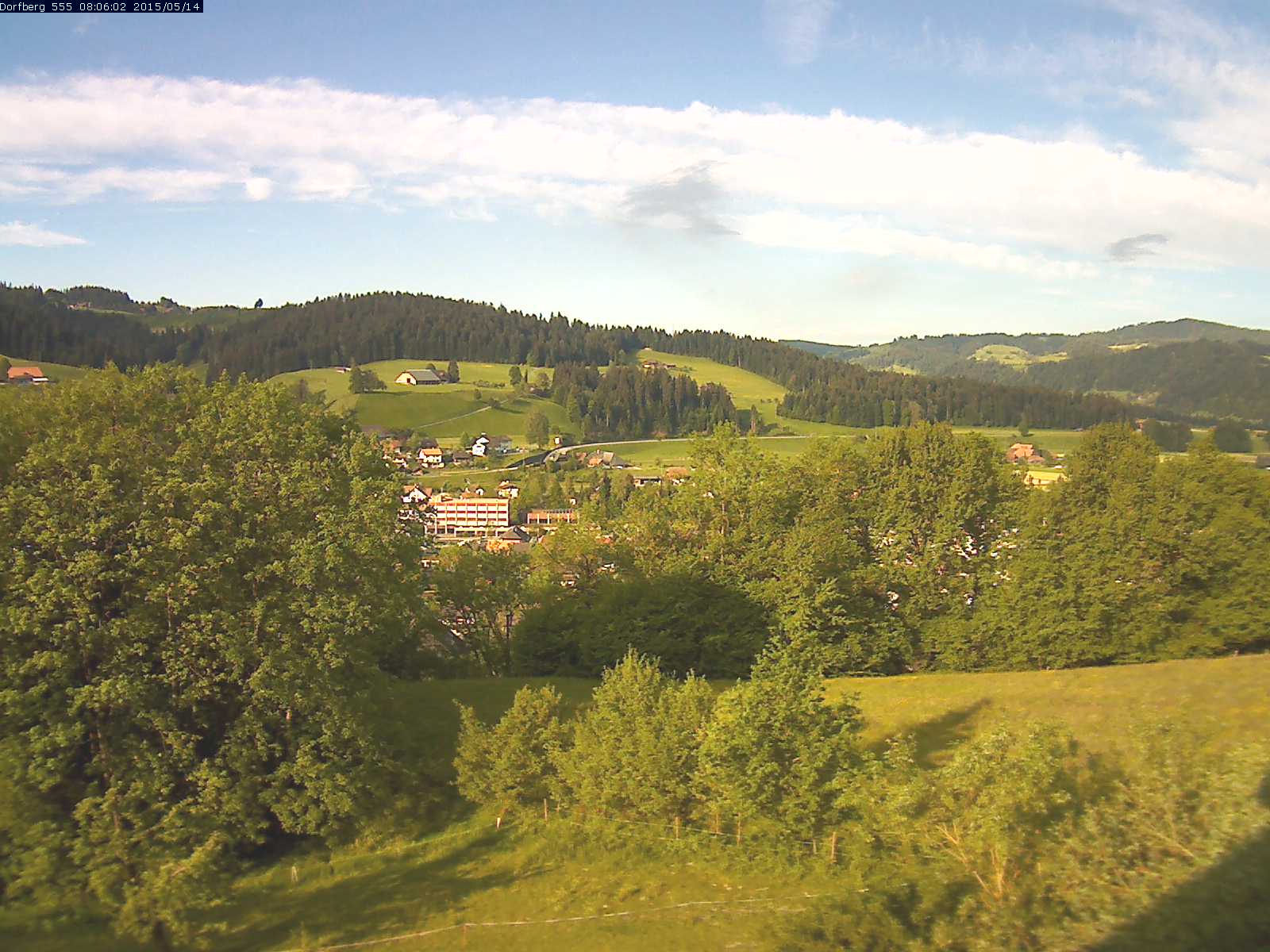 Webcam-Bild: Aussicht vom Dorfberg in Langnau 20150514-080601
