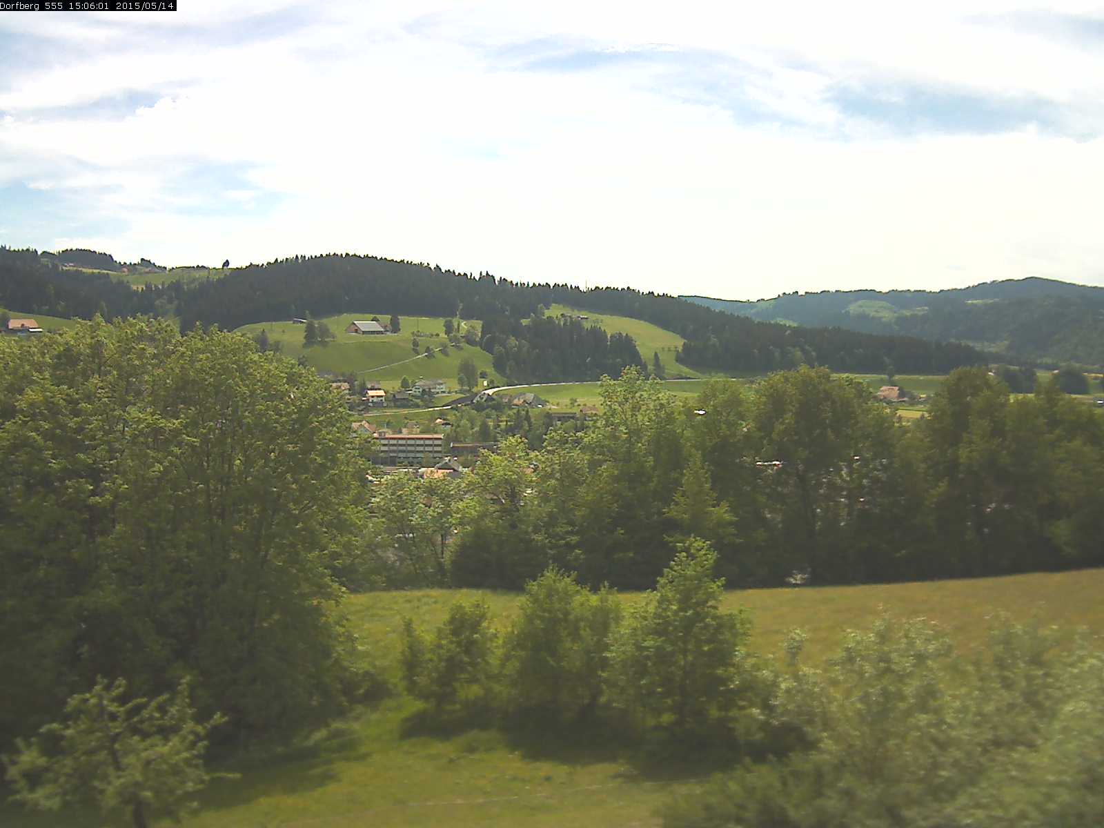 Webcam-Bild: Aussicht vom Dorfberg in Langnau 20150514-150601