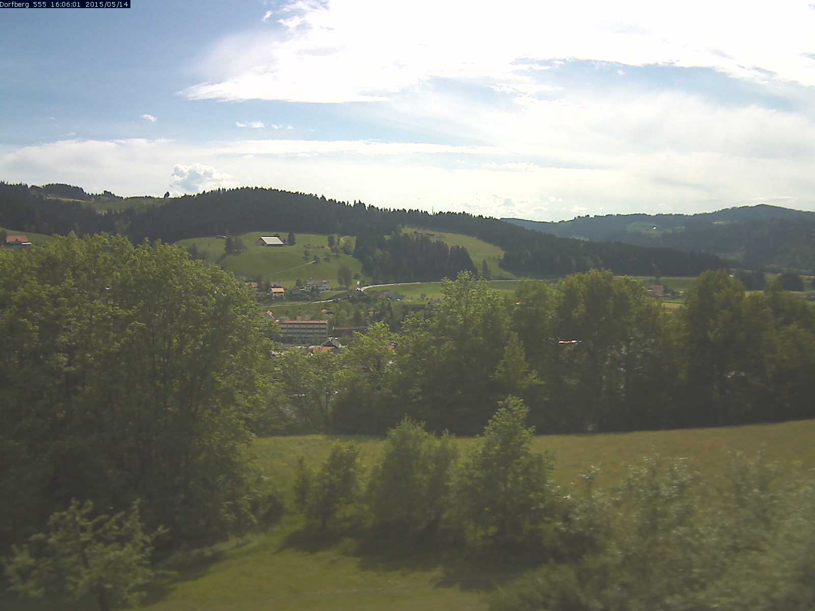 Webcam-Bild: Aussicht vom Dorfberg in Langnau 20150514-160601